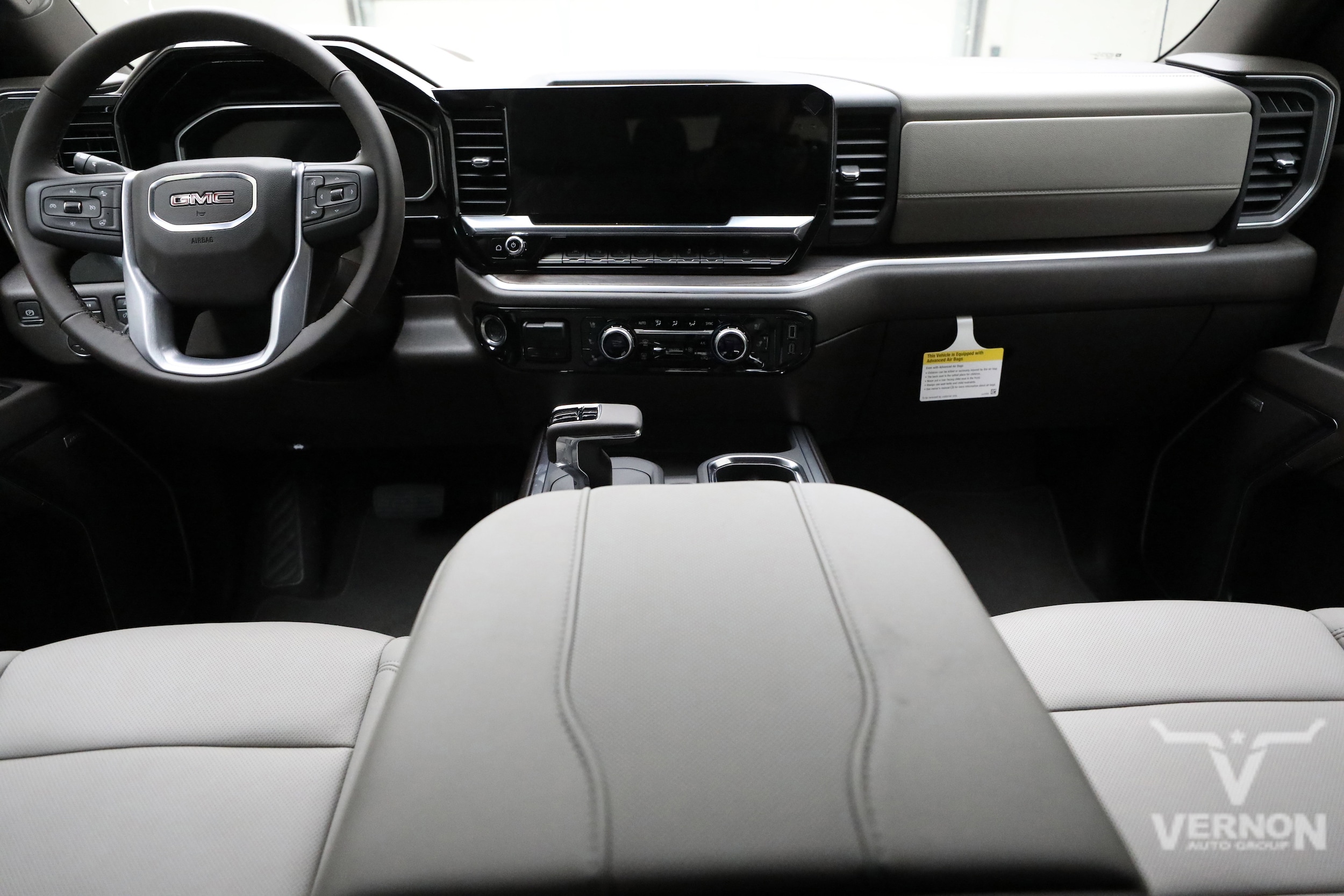 2026 GMC Sierra 1500 SLT - Photo 13