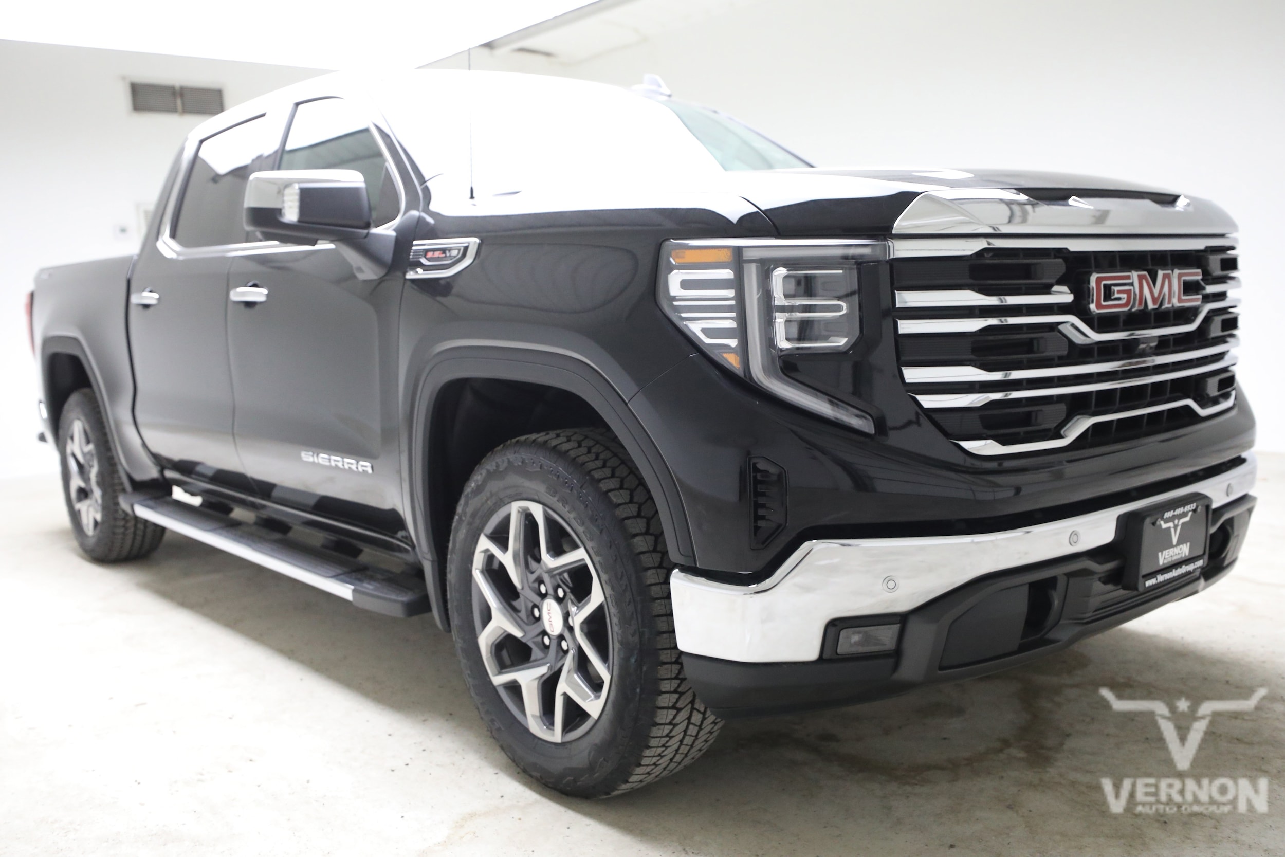 2026 GMC Sierra 1500 SLT - Photo 7