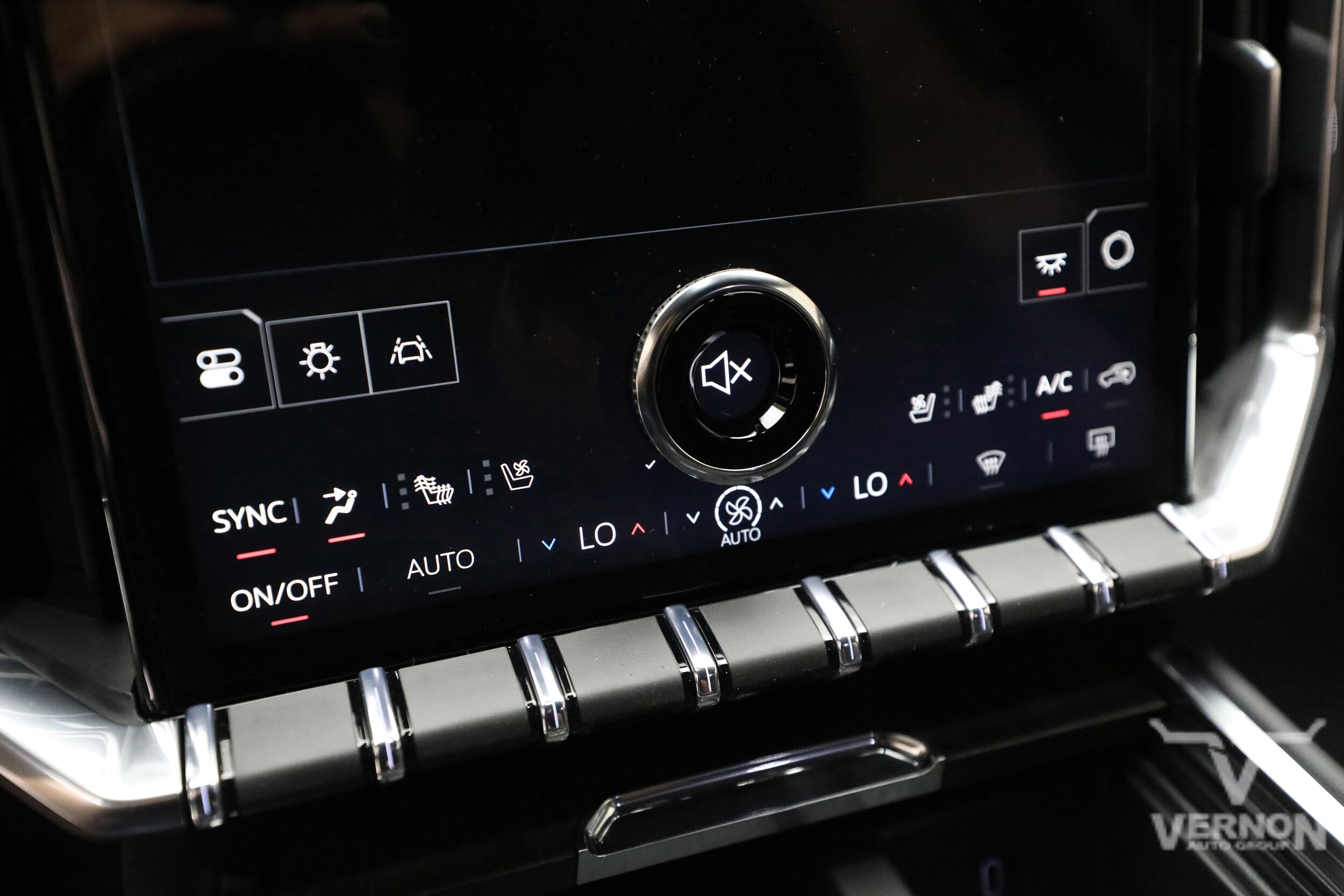 2026 GMC Acadia Denali - Photo 24