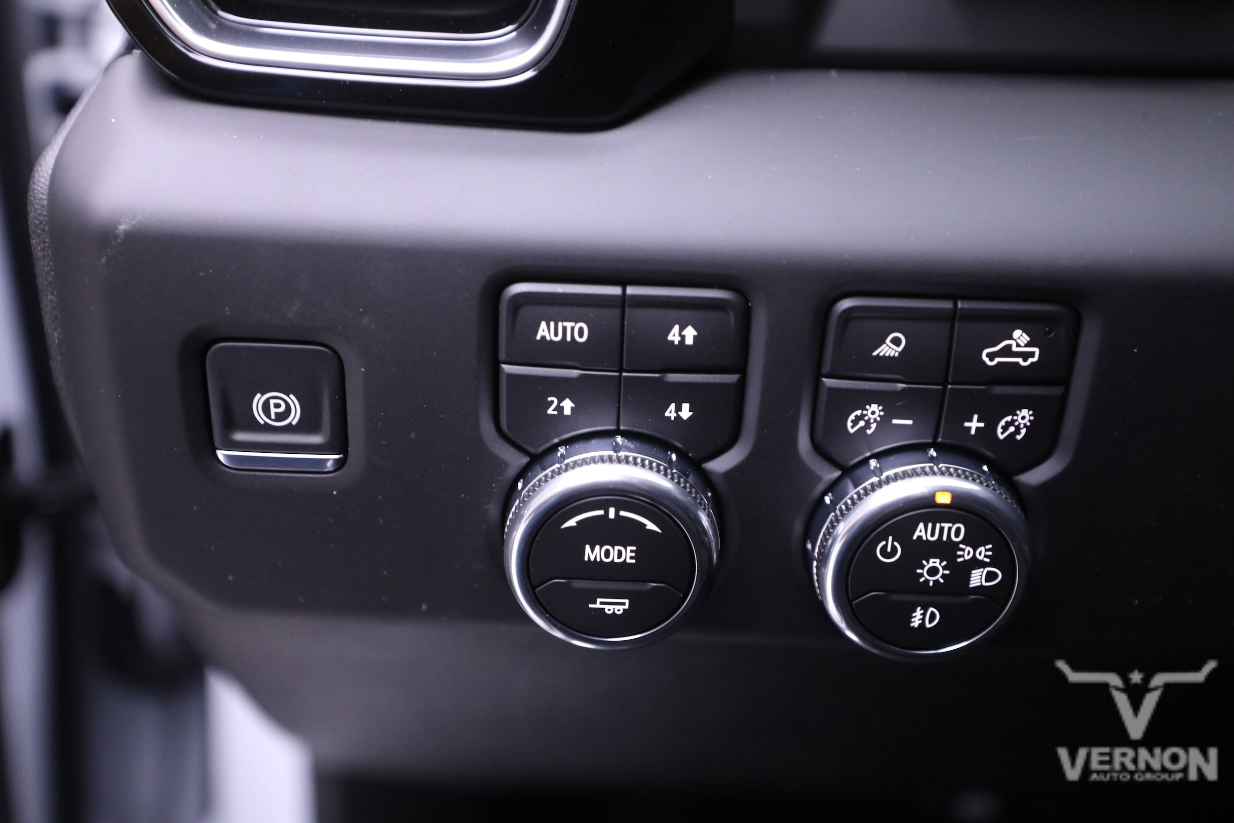 2026 GMC Sierra 3500HD Denali - Photo 17