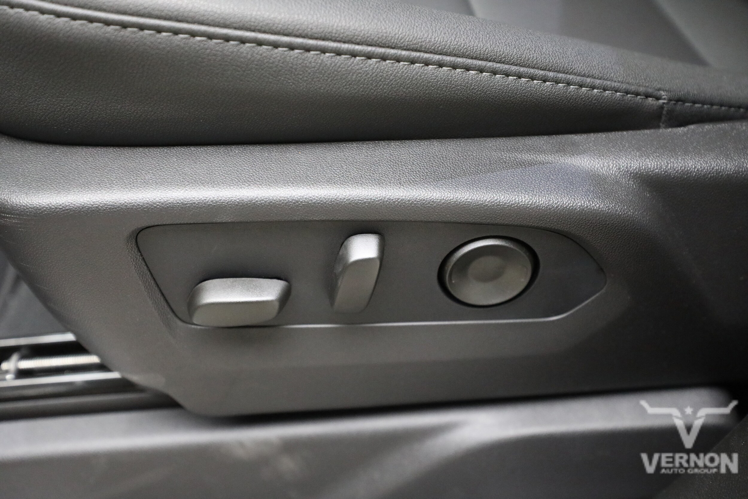 2026 GMC Sierra 1500 SLT - Photo 15