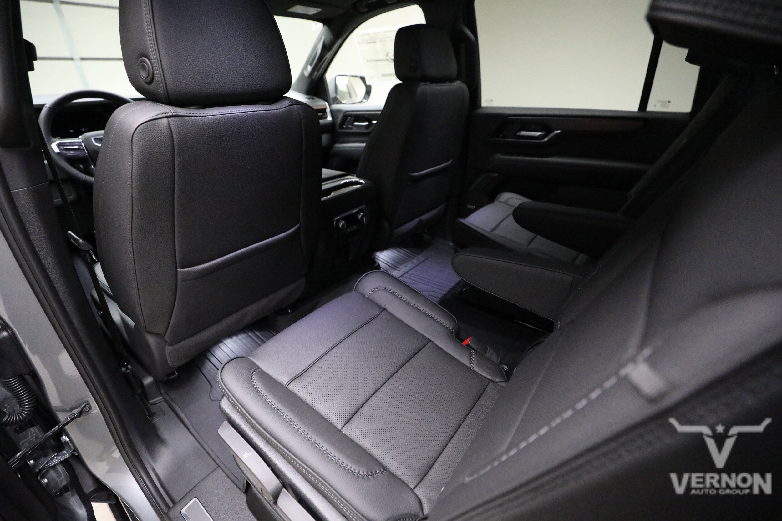 2026 GMC Yukon XL Denali - Photo 9