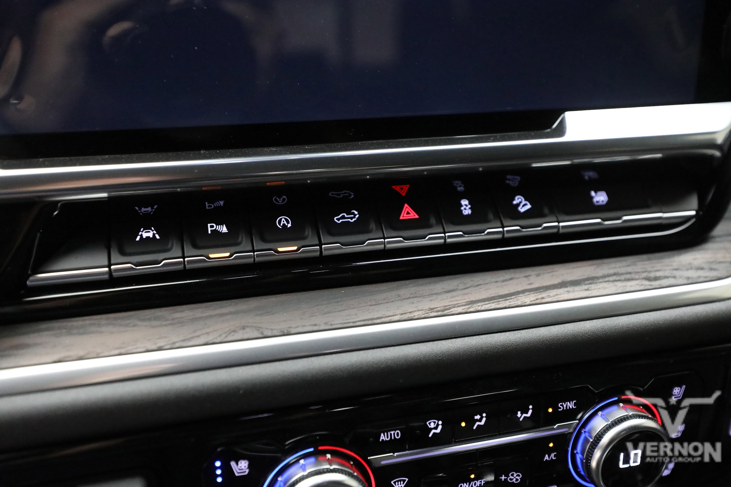 2026 GMC Sierra 1500 SLT - Photo 24
