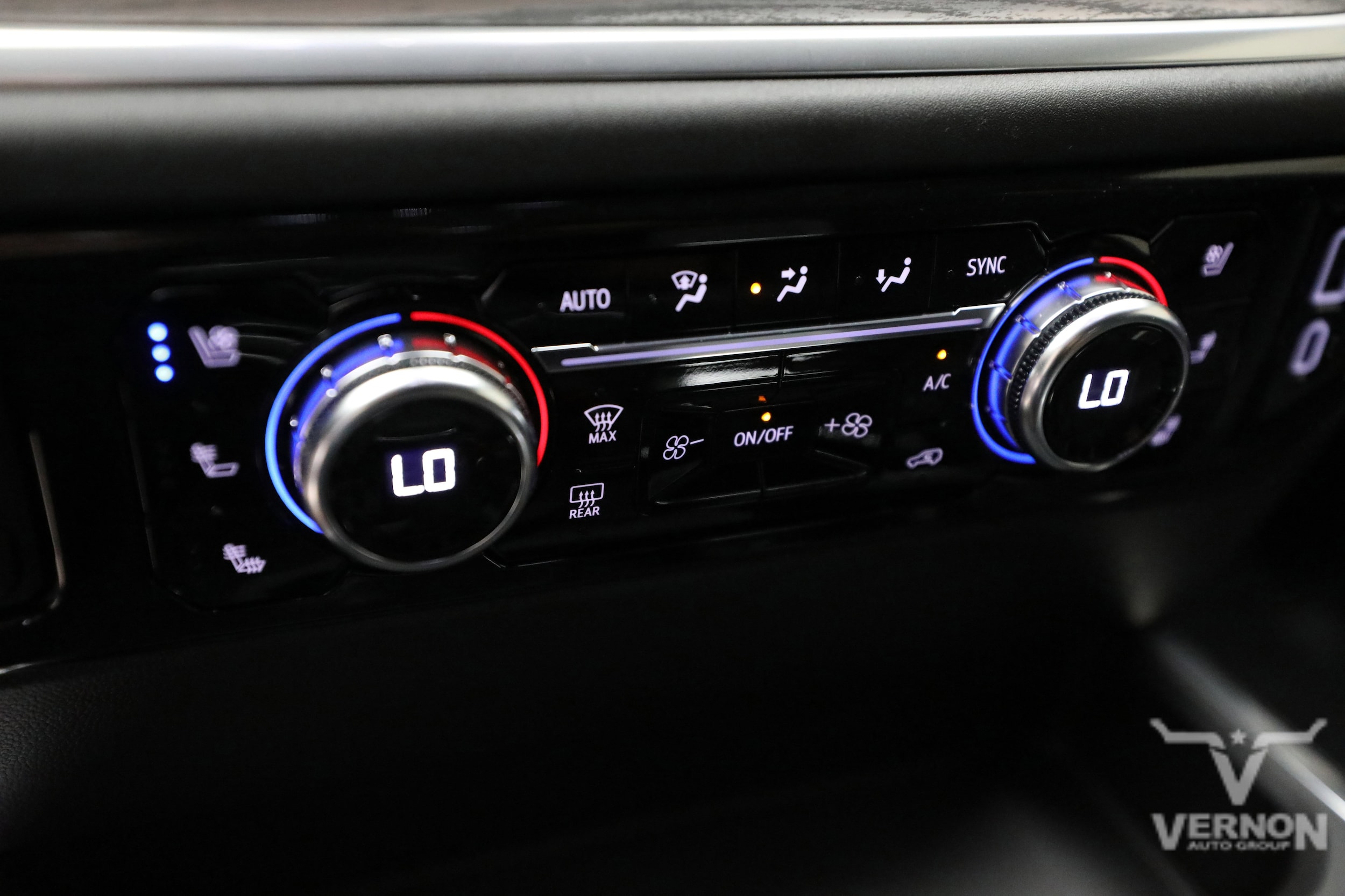 2026 GMC Sierra 1500 SLT - Photo 22