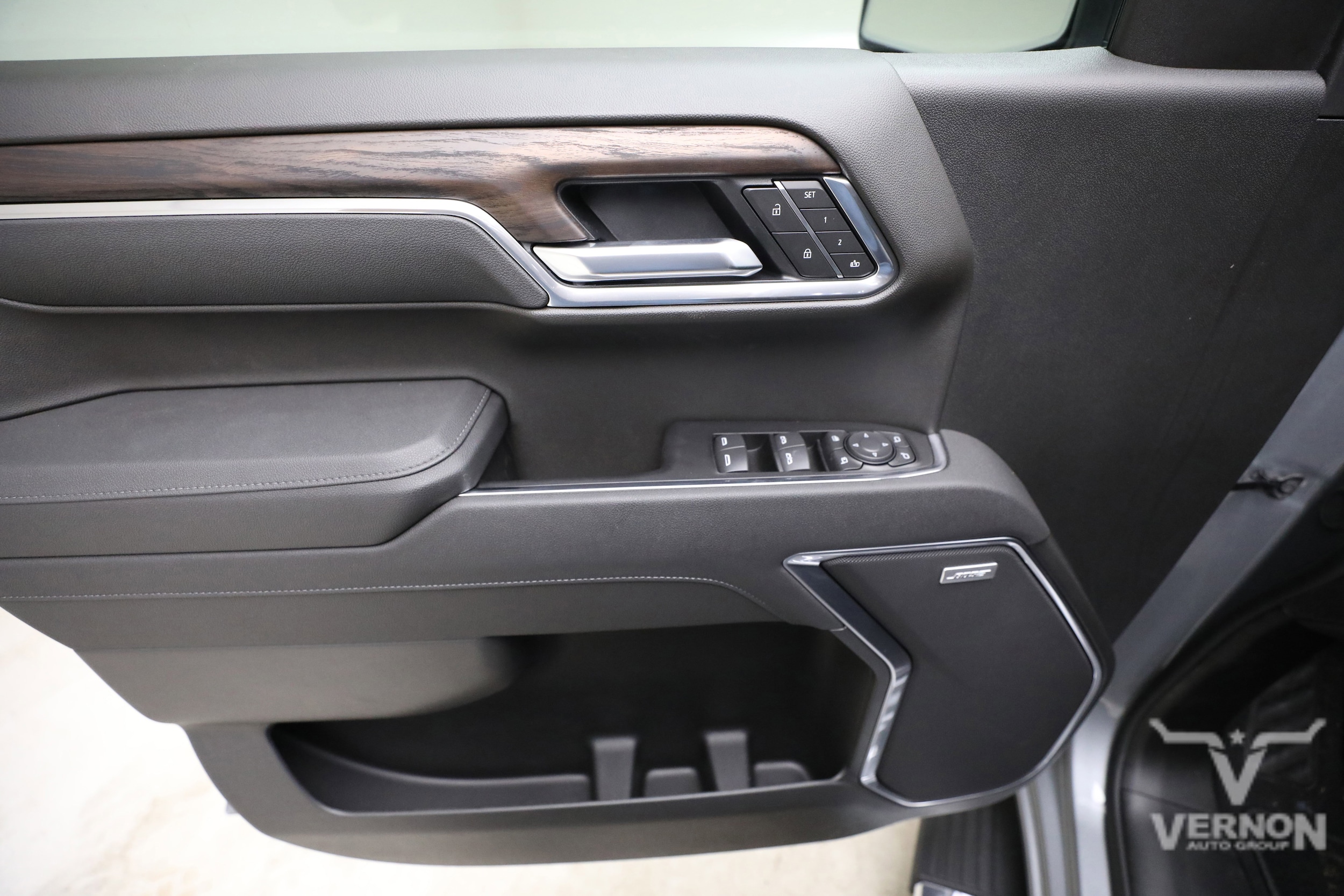 2026 GMC Sierra 1500 SLT - Photo 18