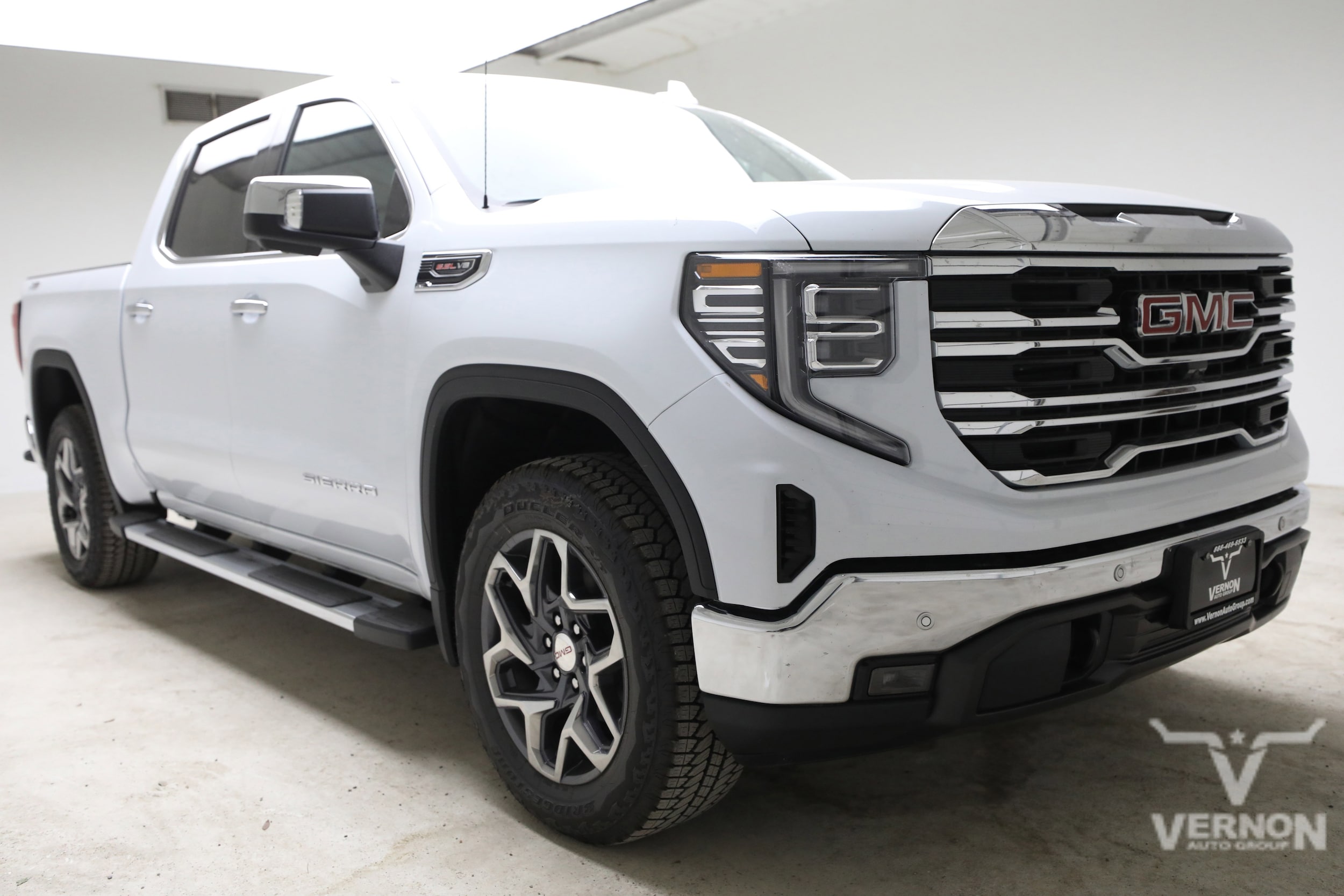 2026 GMC Sierra 1500 SLT - Photo 7