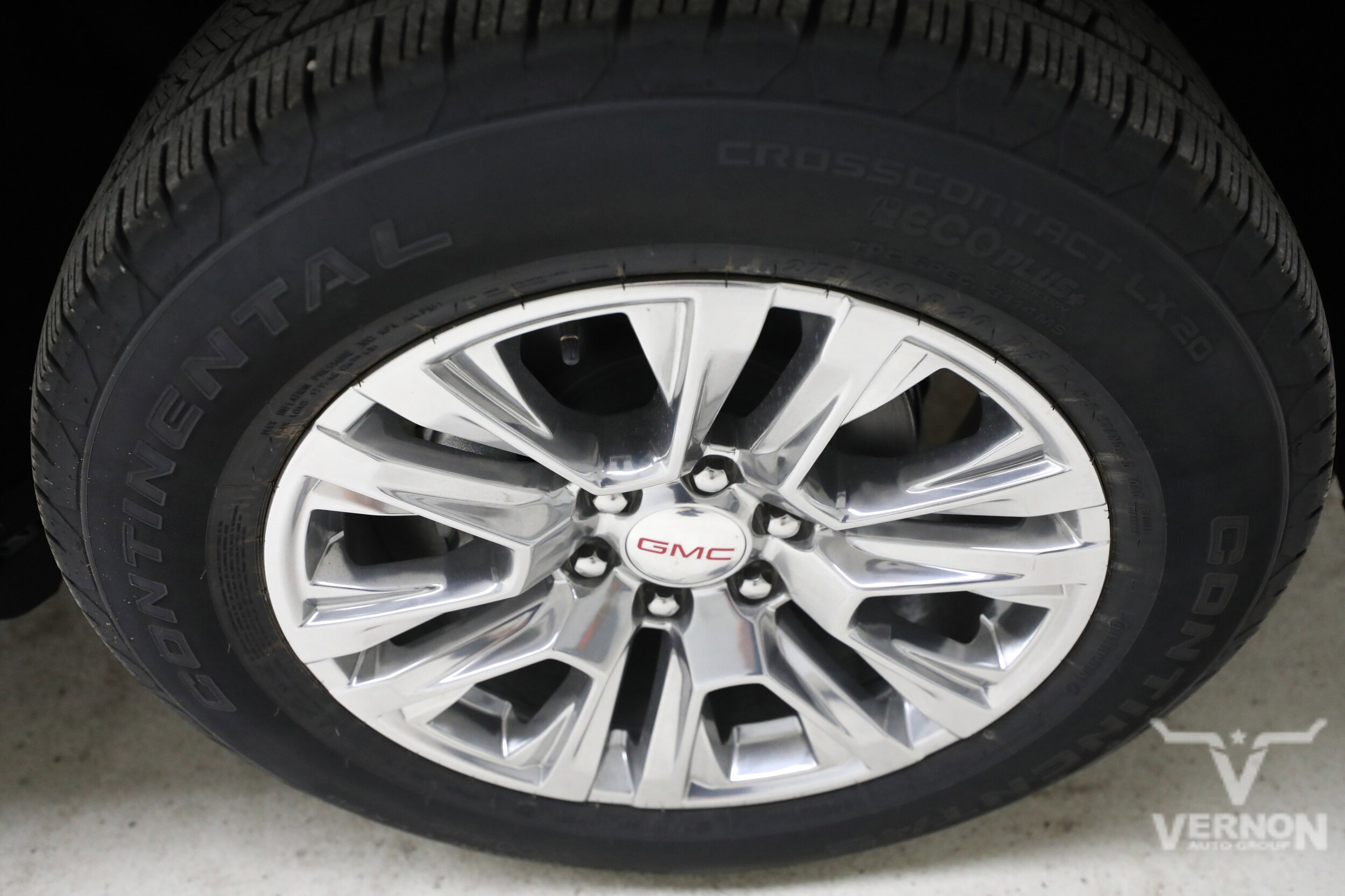 2026 GMC Yukon XL Denali - Photo 31