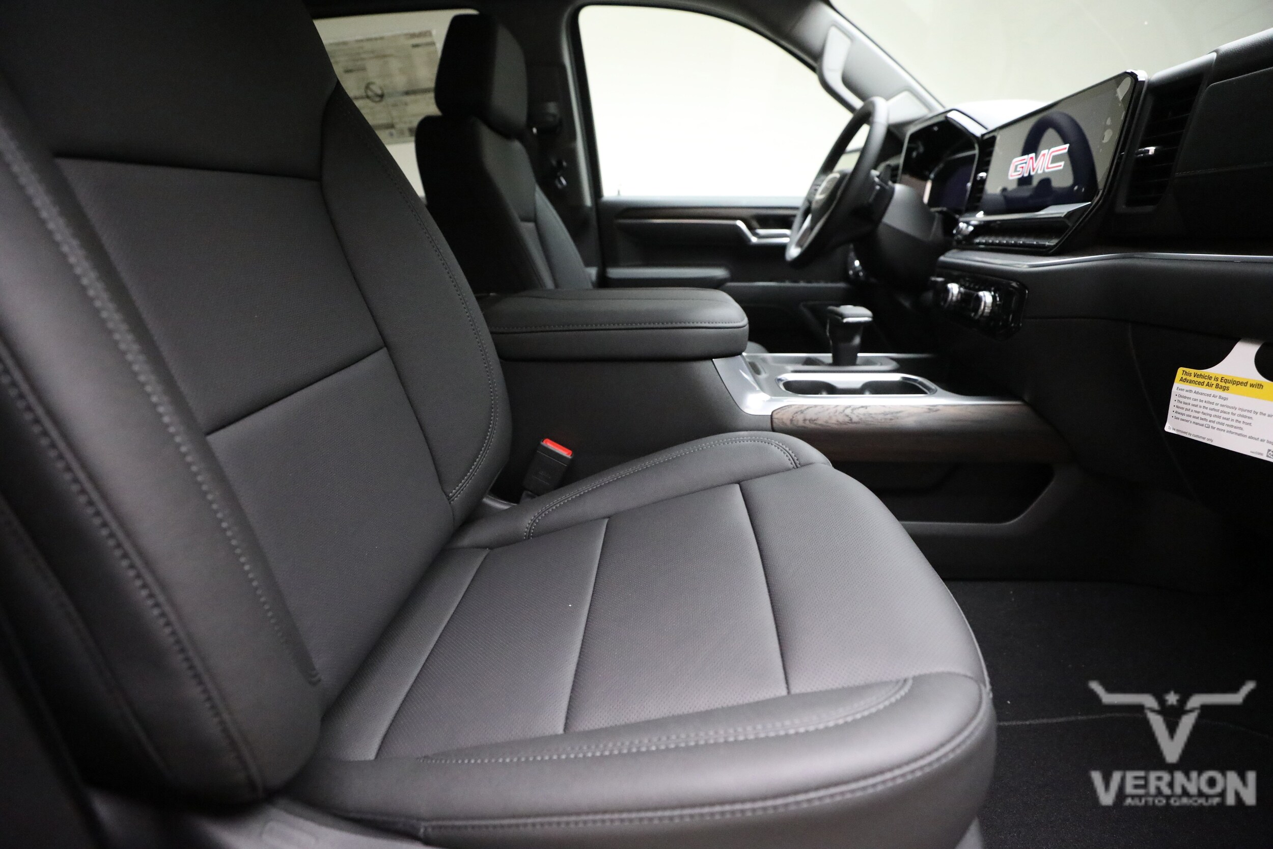 2026 GMC Sierra 1500 SLT - Photo 11