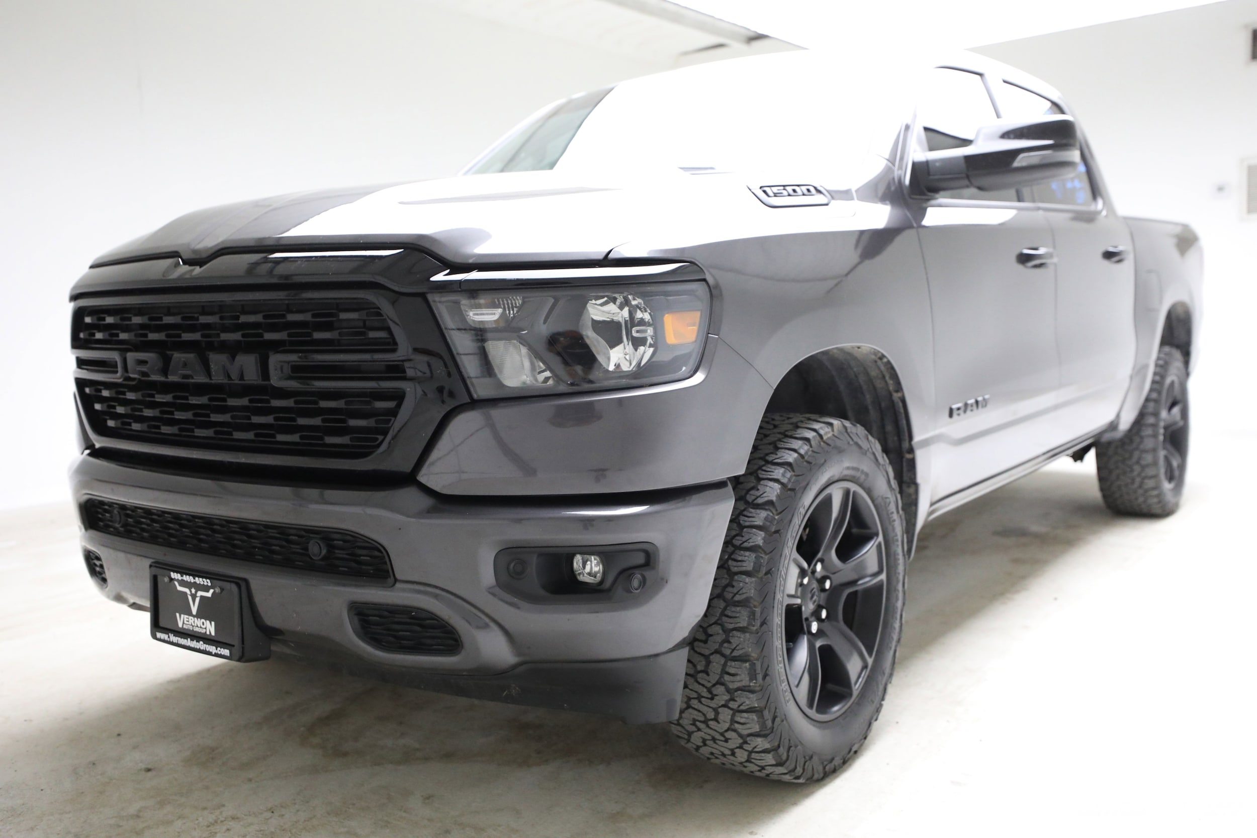 2024 RAM 1500 Big Horn/Lone Star 4x4 Crew Cab 5'7's photo