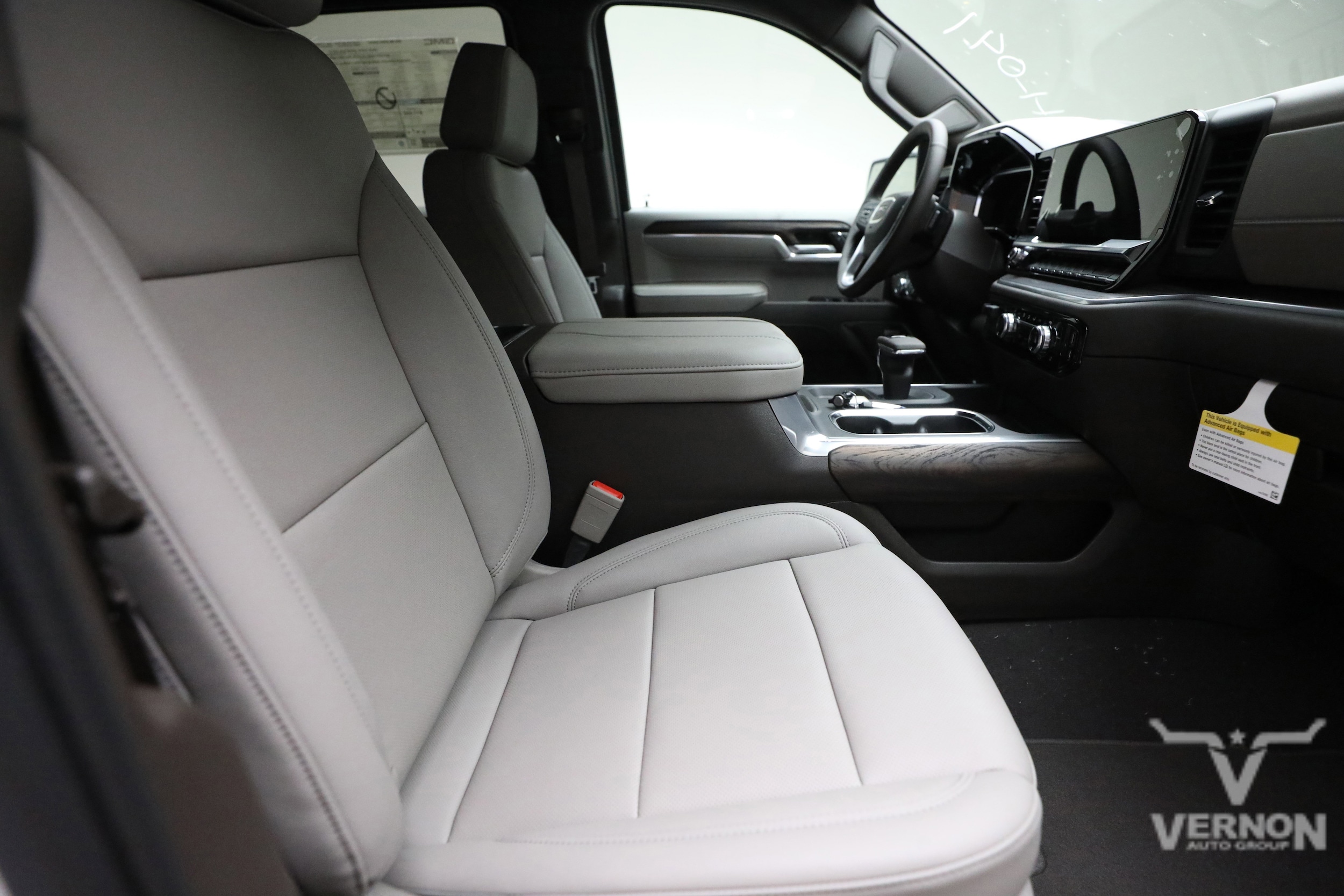 2026 GMC Sierra 1500 SLT - Photo 11