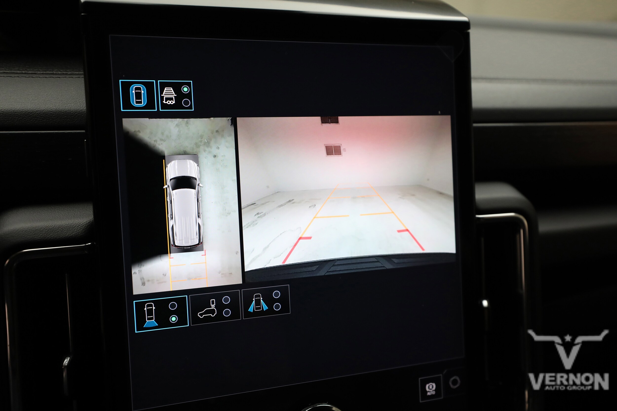 2026 GMC Yukon XL Denali - Photo 29
