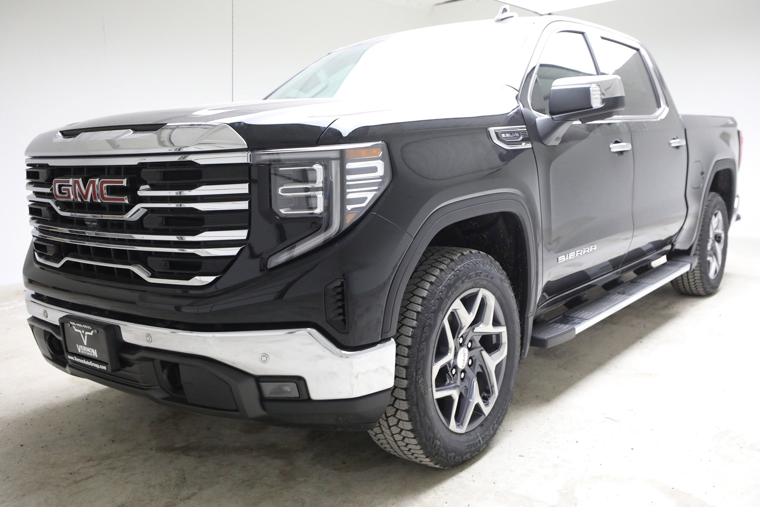 2026 GMC Sierra 1500 SLT - Photo 1