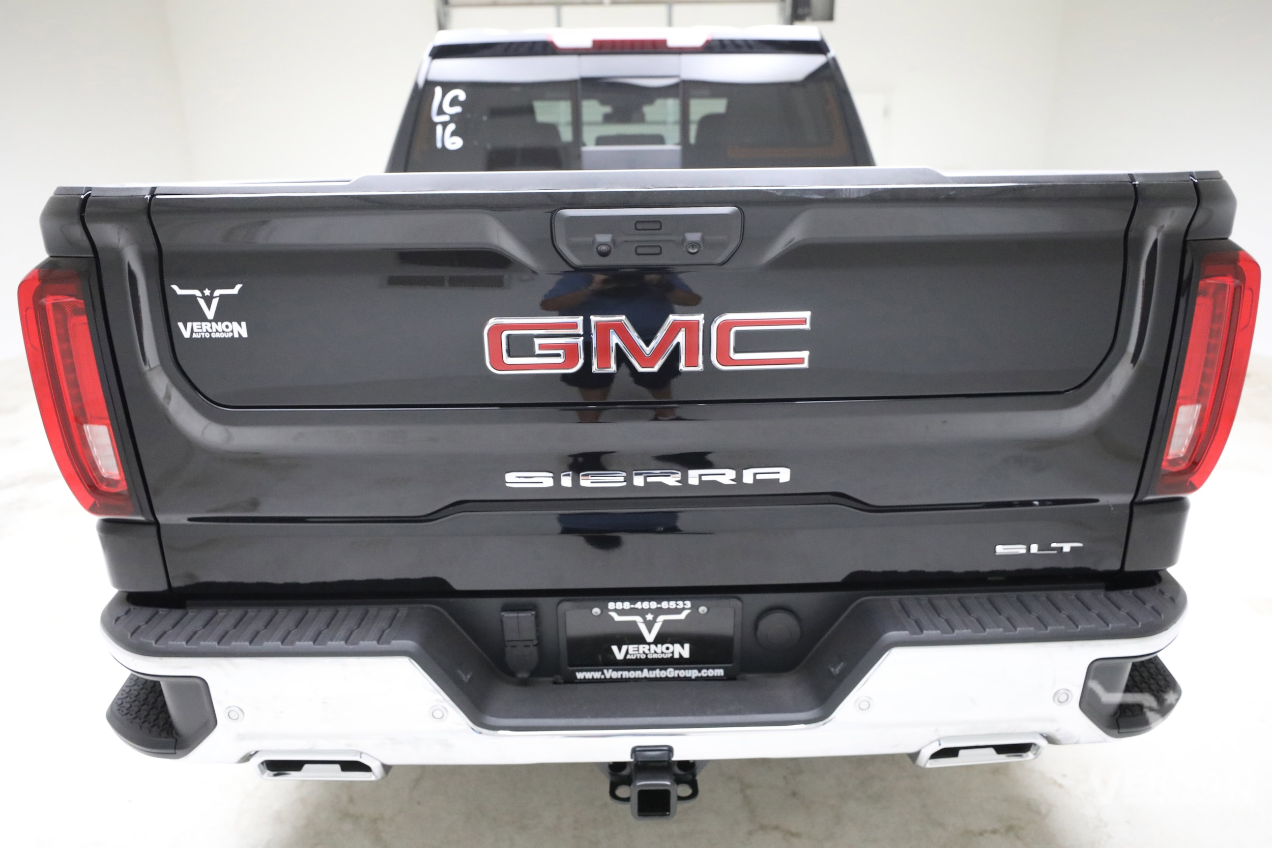 2026 GMC Sierra 1500 SLT - Photo 4