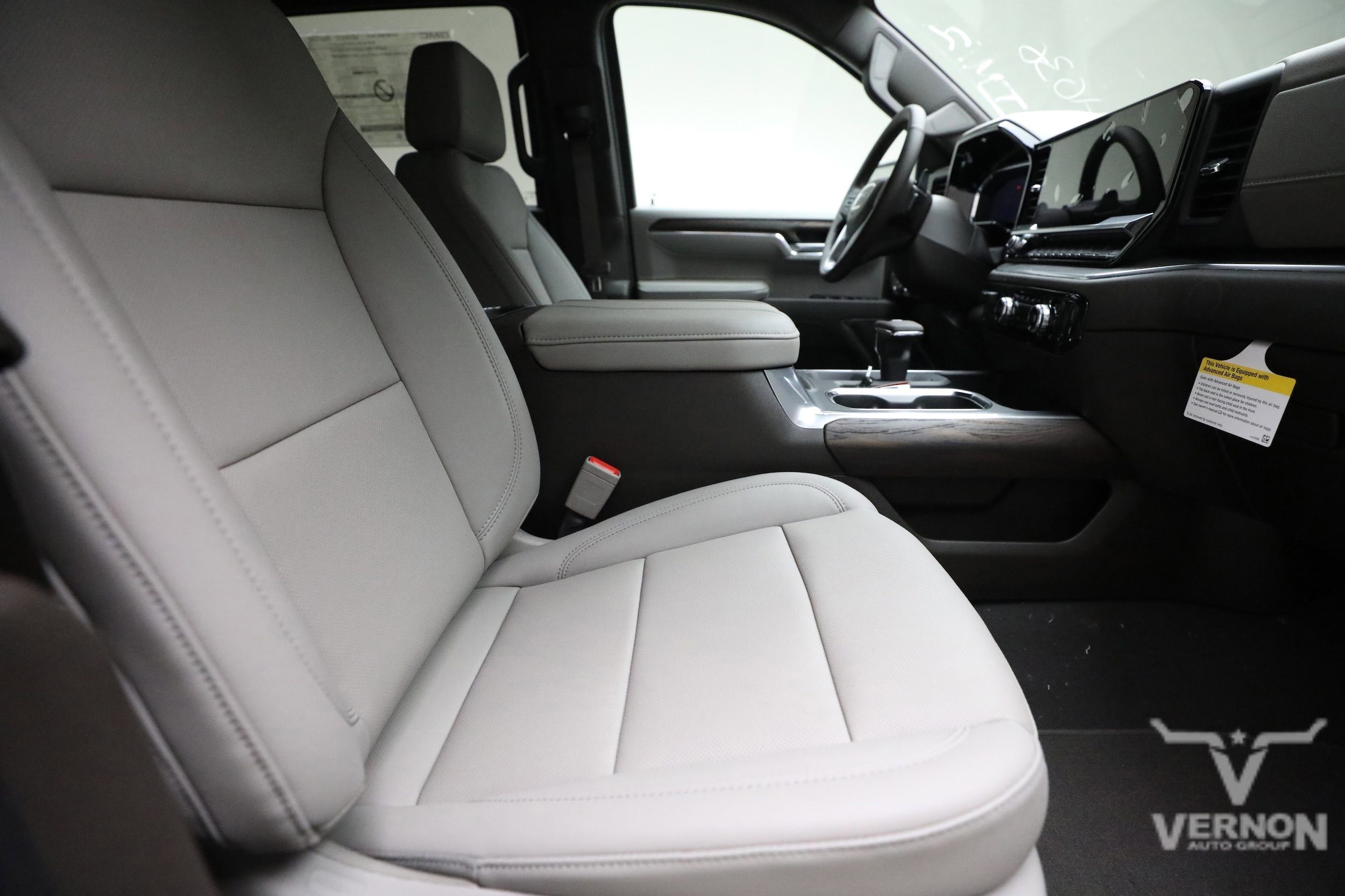 2026 GMC Sierra 1500 SLT - Photo 11