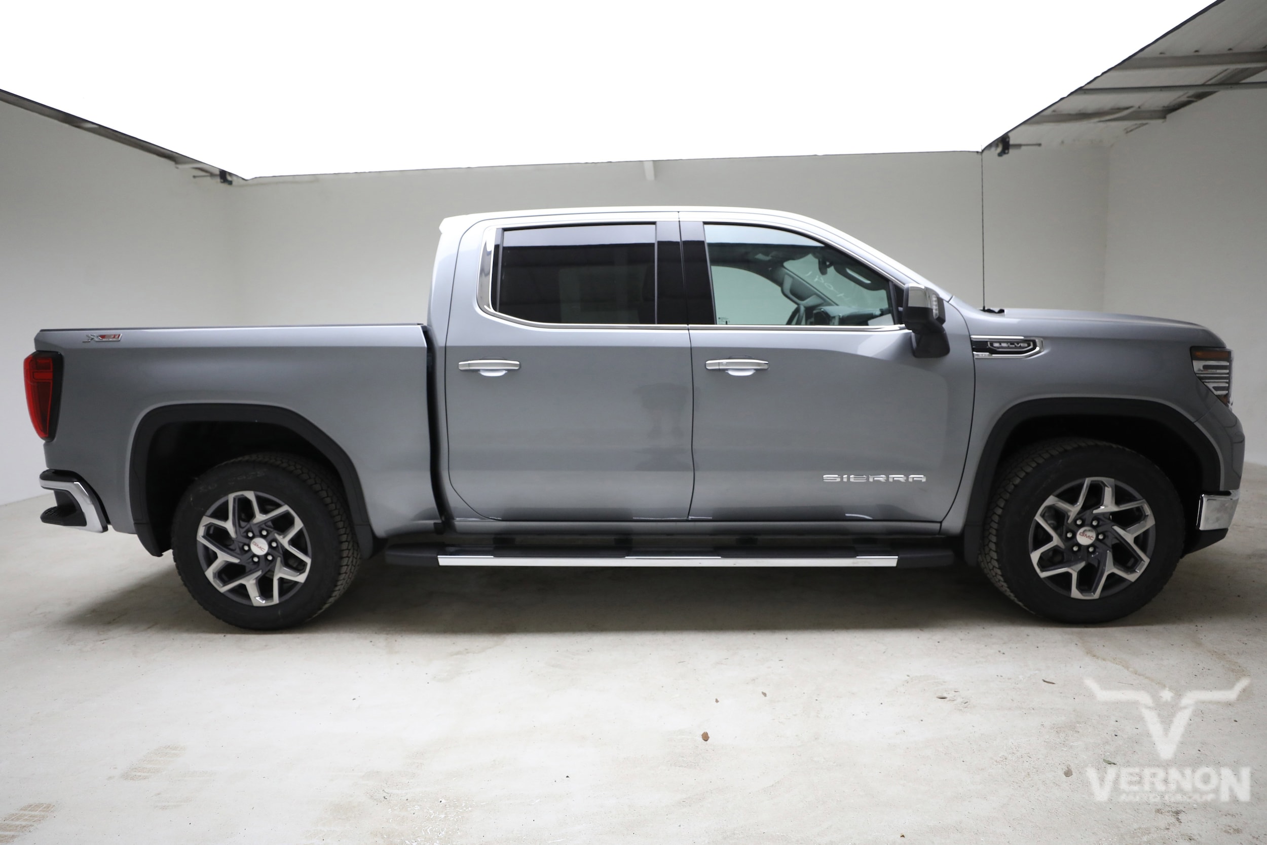 2026 GMC Sierra 1500 SLT - Photo 6