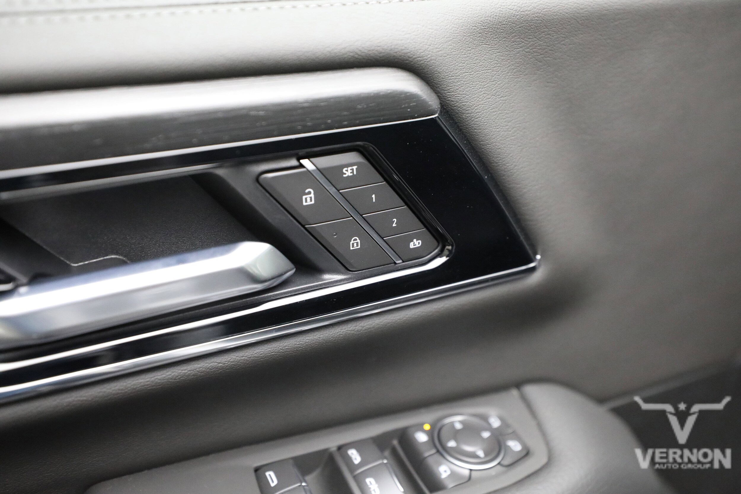 2026 GMC Yukon Denali - Photo 18
