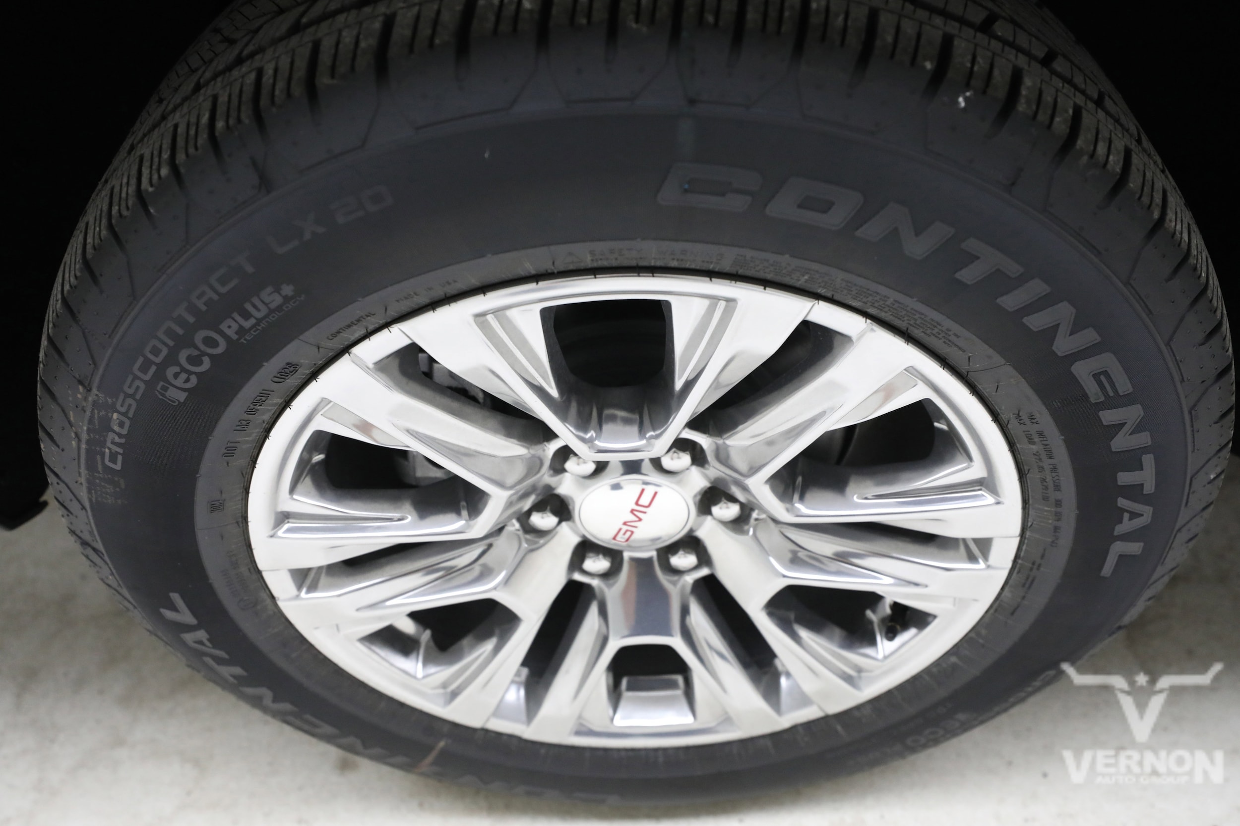 2026 GMC Yukon XL Denali - Photo 32