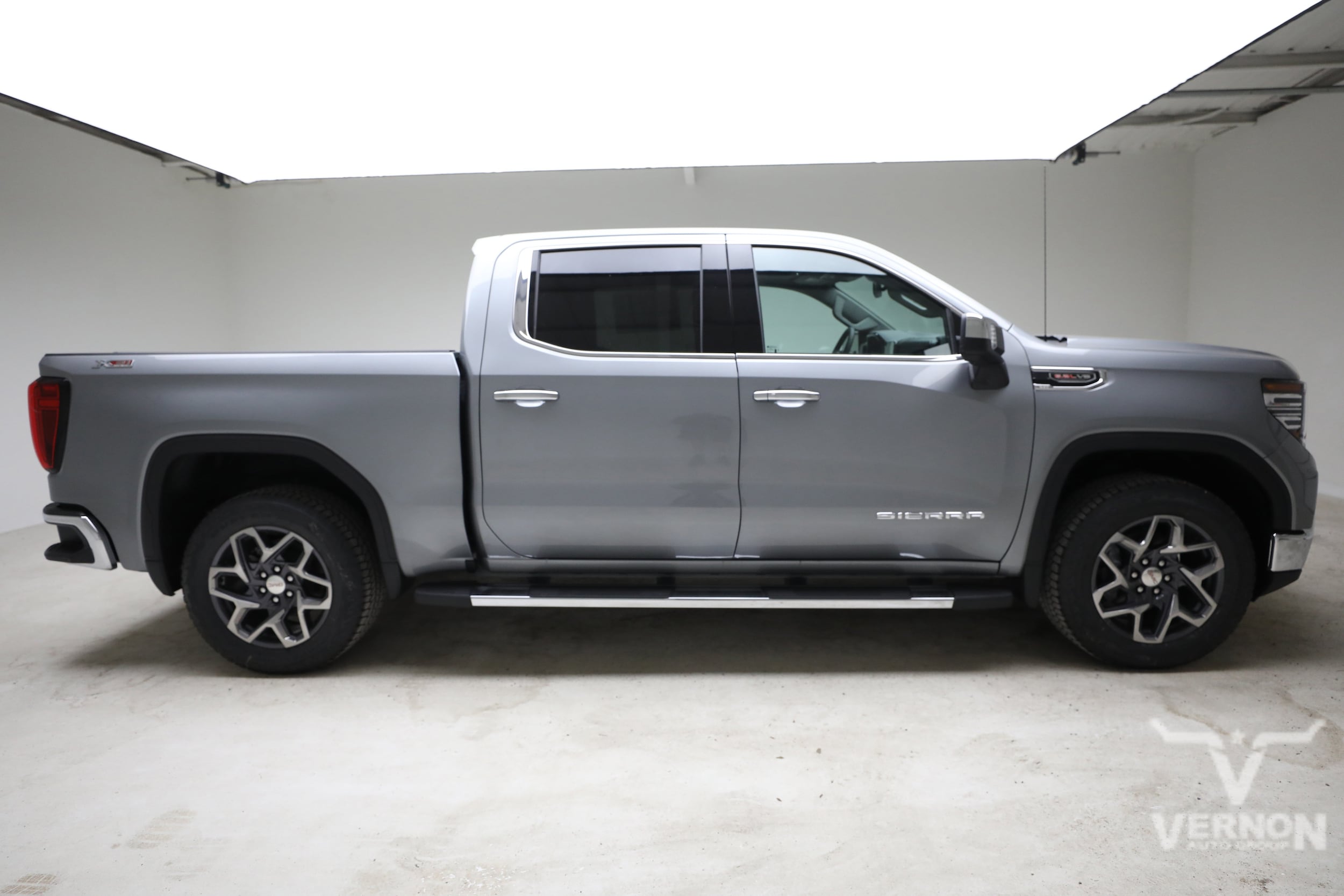 2026 GMC Sierra 1500 SLT - Photo 6