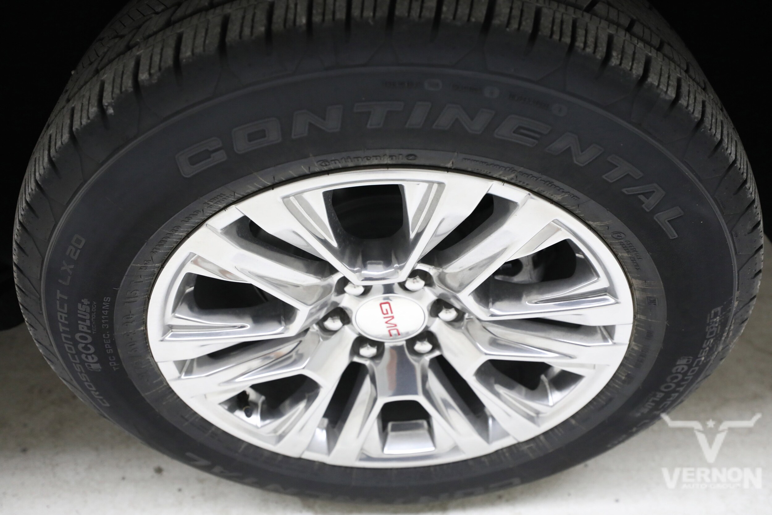 2026 GMC Yukon XL Denali - Photo 33