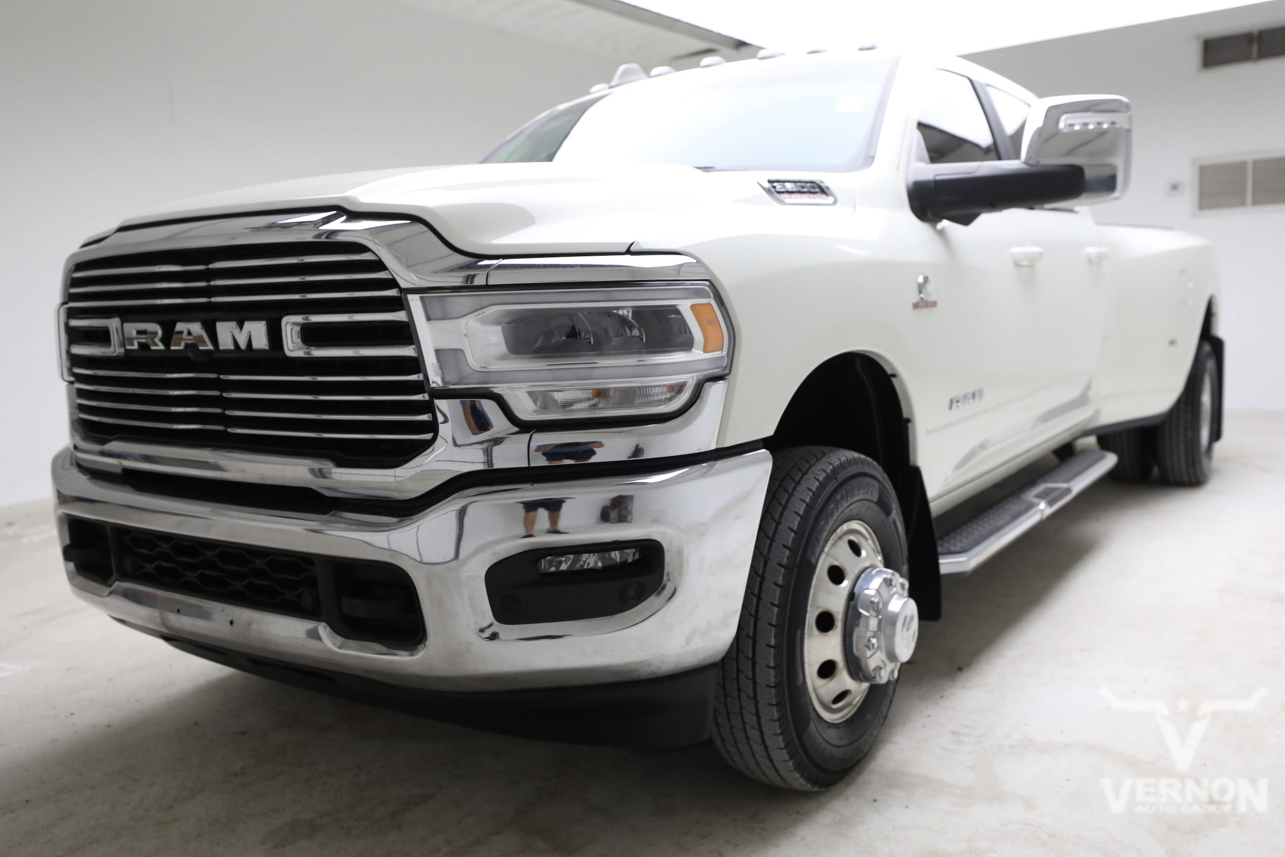 2024 RAM 3500 Laramie 4X4 Crew Cab LWB's photo