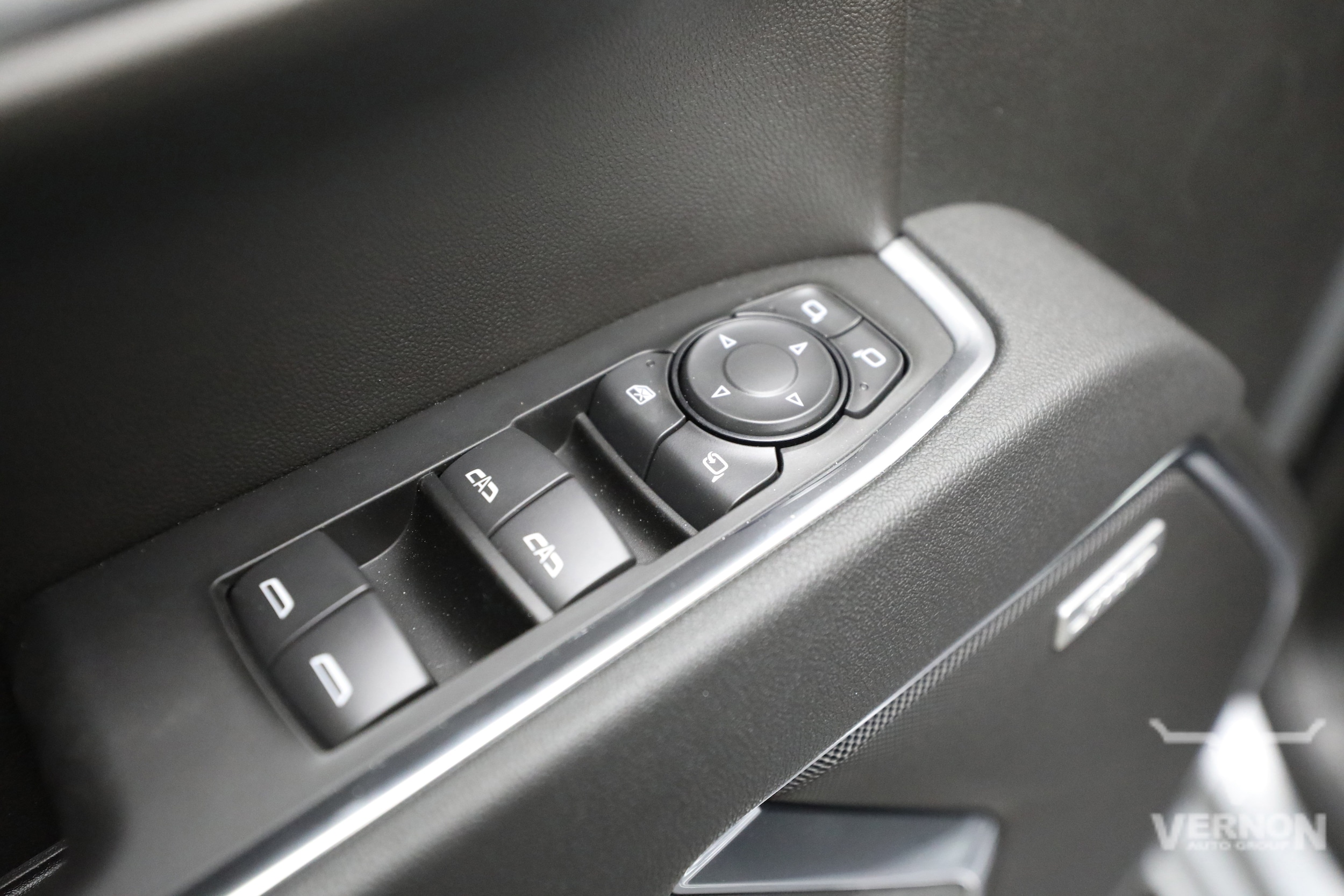 2026 GMC Sierra 1500 SLT - Photo 19