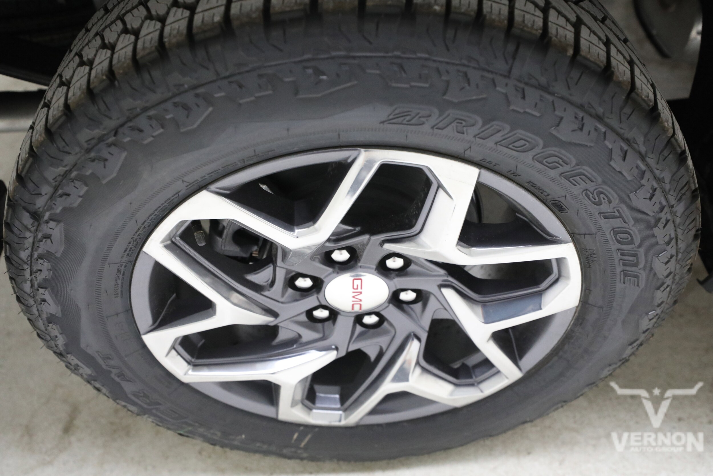 2026 GMC Sierra 1500 SLT - Photo 33