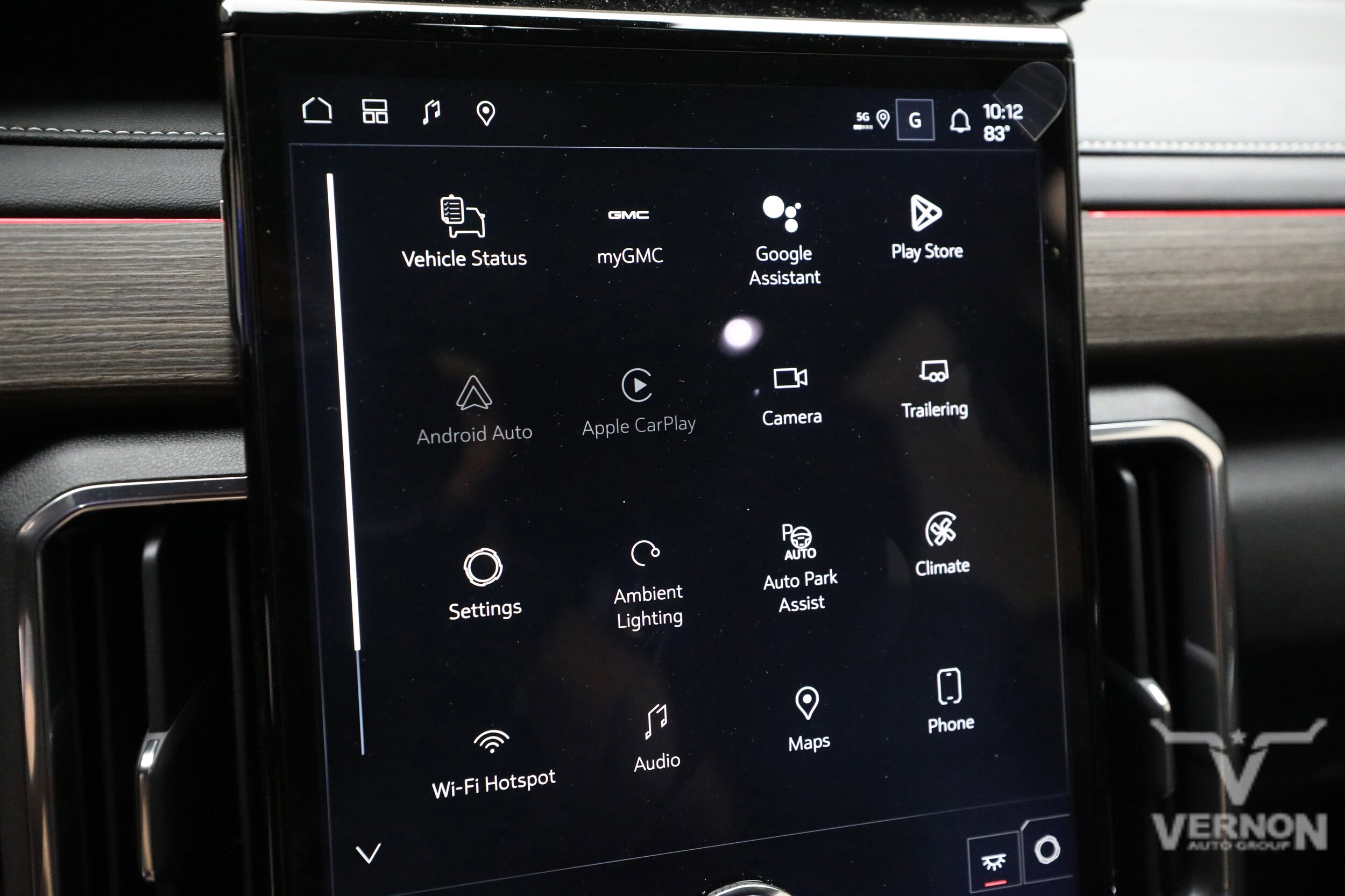 2026 GMC Acadia Denali - Photo 25