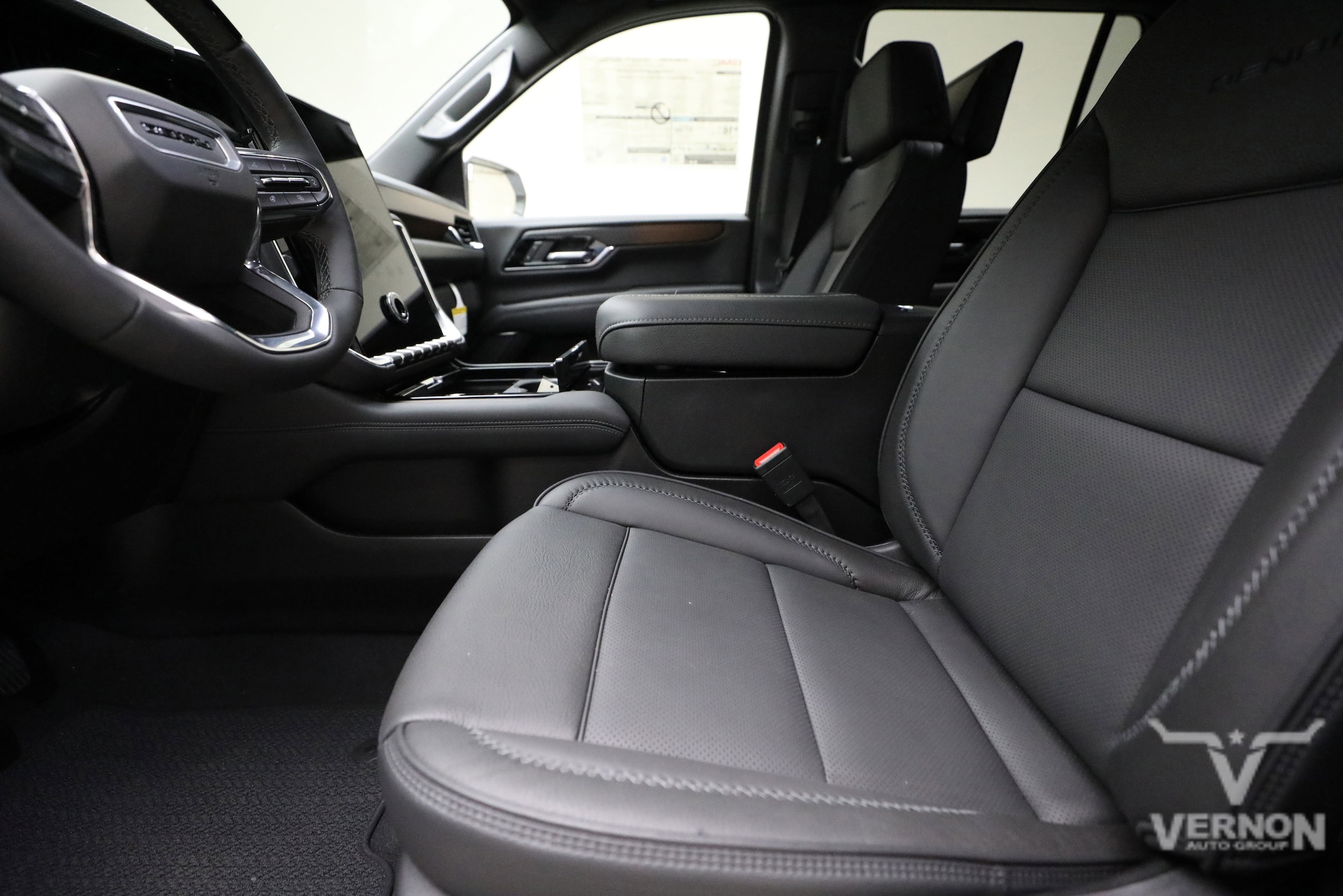 2026 GMC Yukon Denali - Photo 10