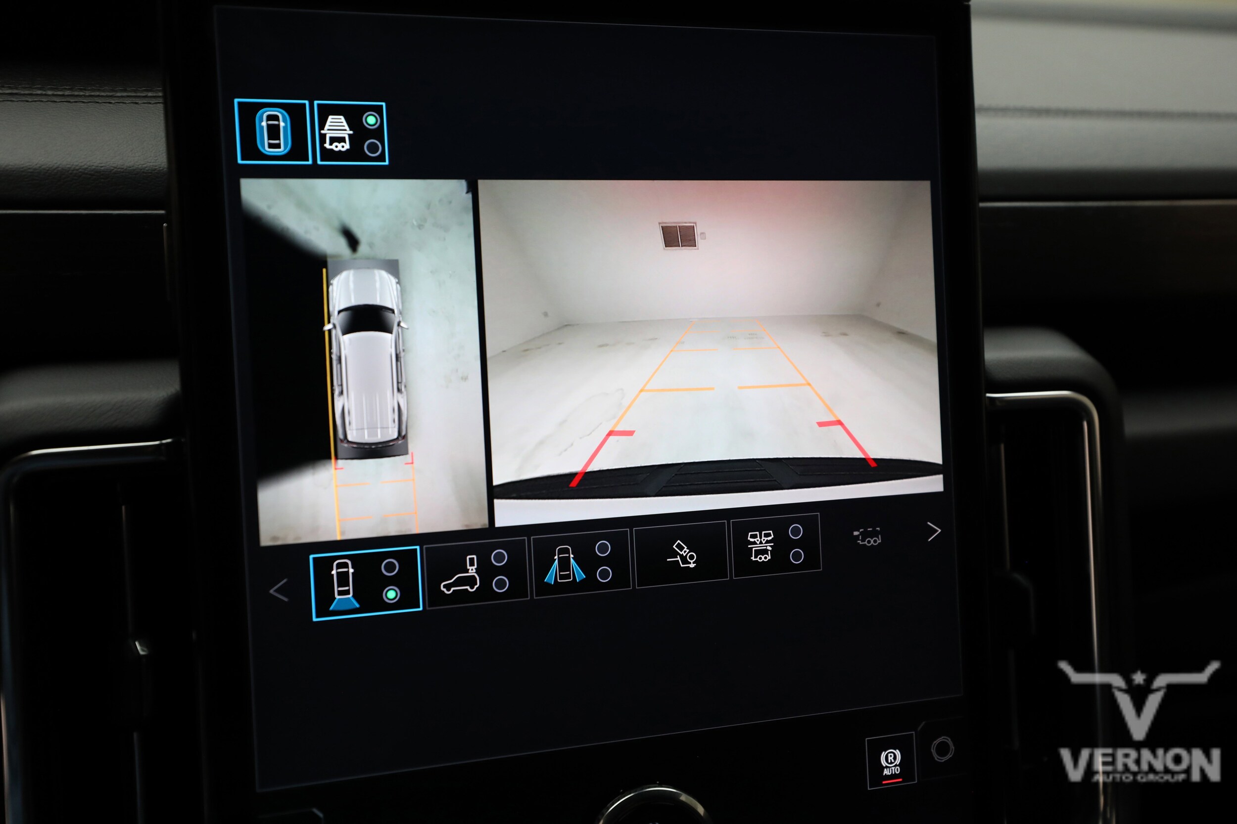 2026 GMC Yukon Denali - Photo 30