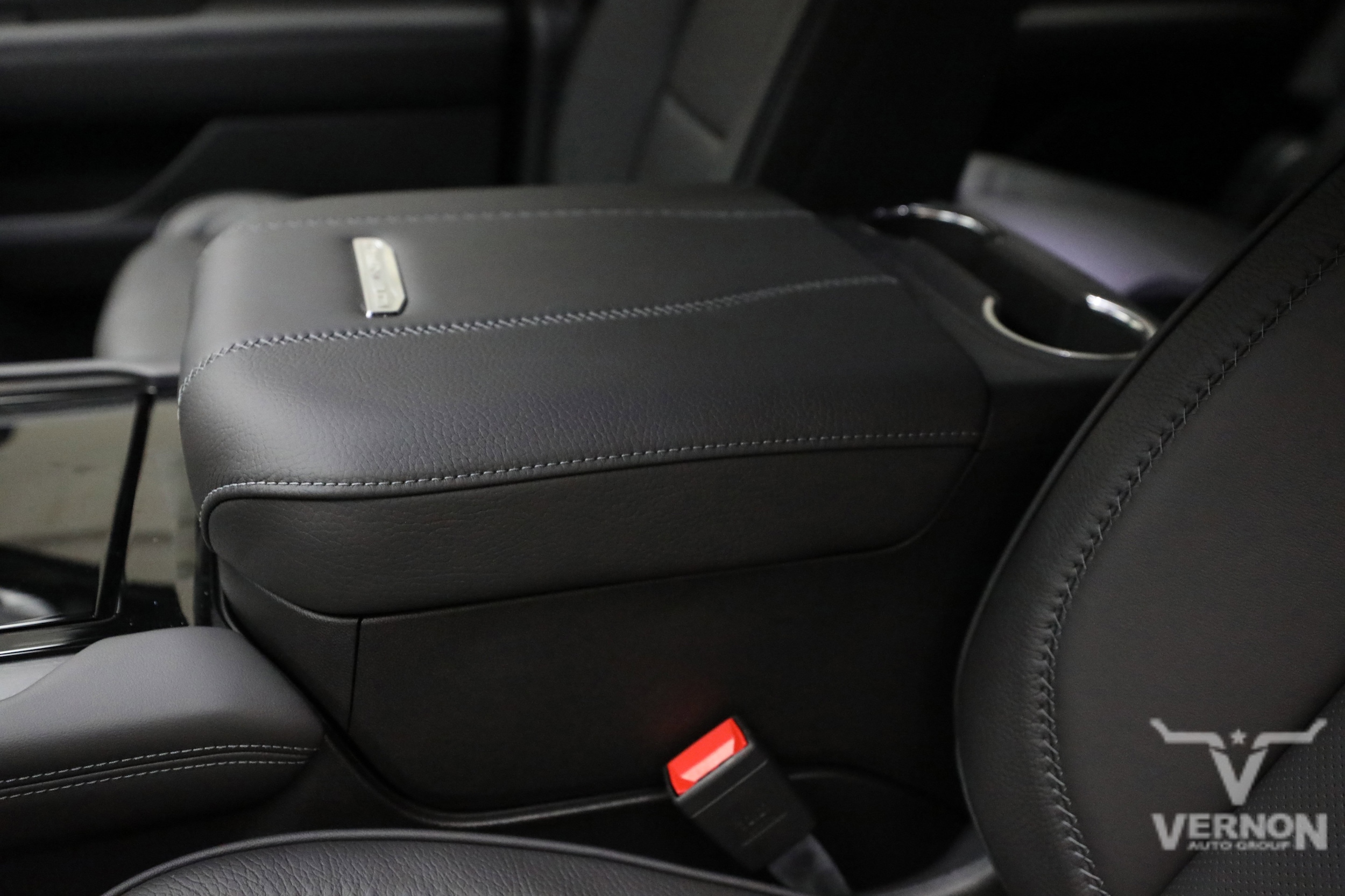 2026 GMC Yukon XL Denali - Photo 16