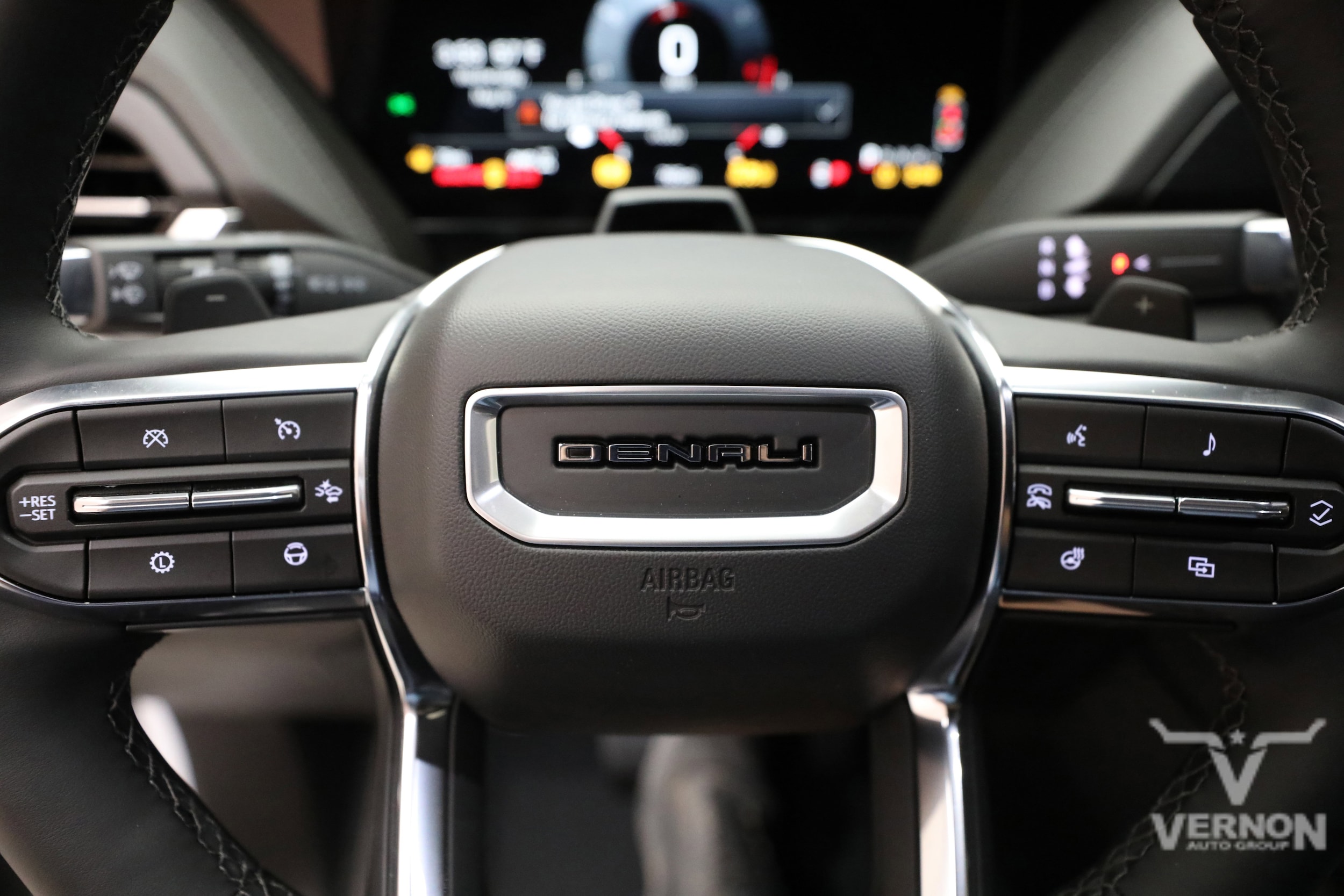 2026 GMC Yukon Denali - Photo 23