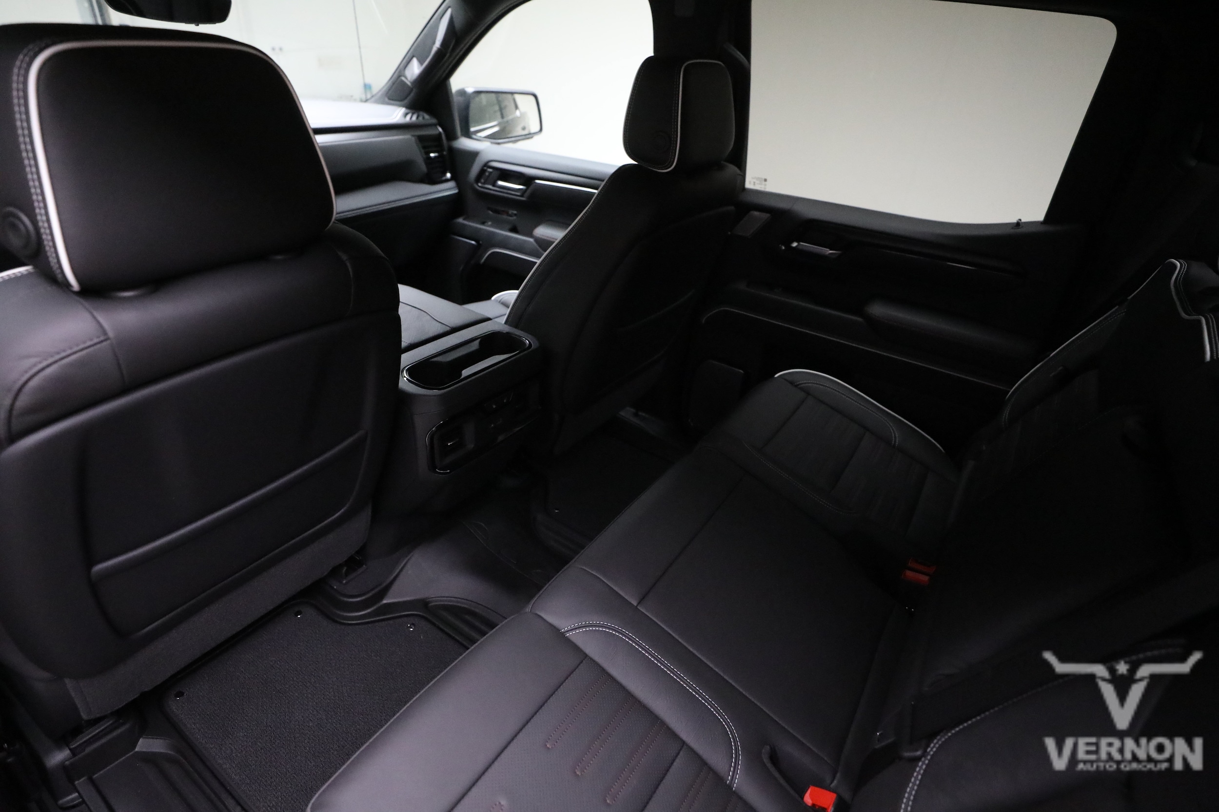 2026 GMC Sierra 1500 AT4X - Photo 9