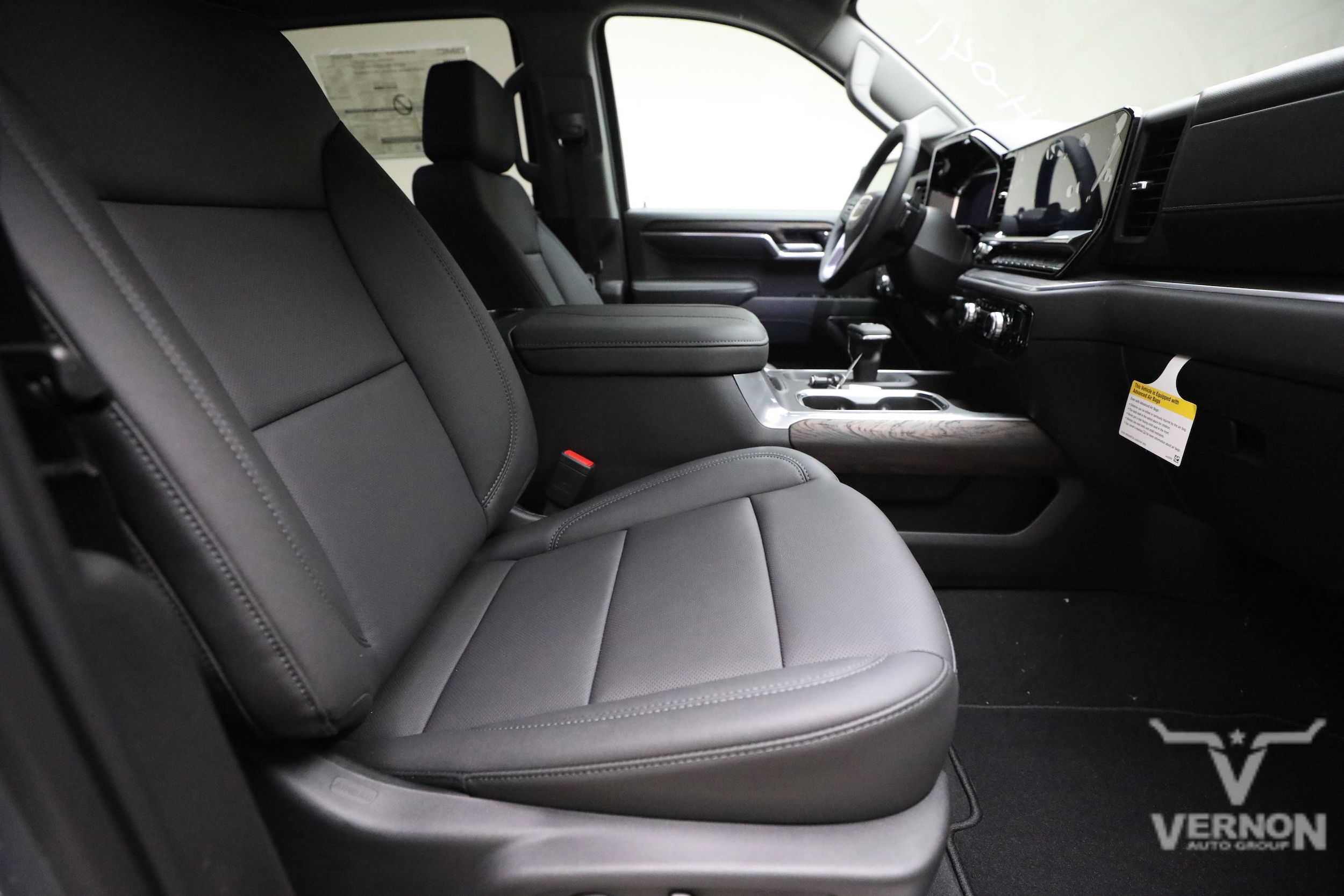 2026 GMC Sierra 1500 SLT - Photo 11
