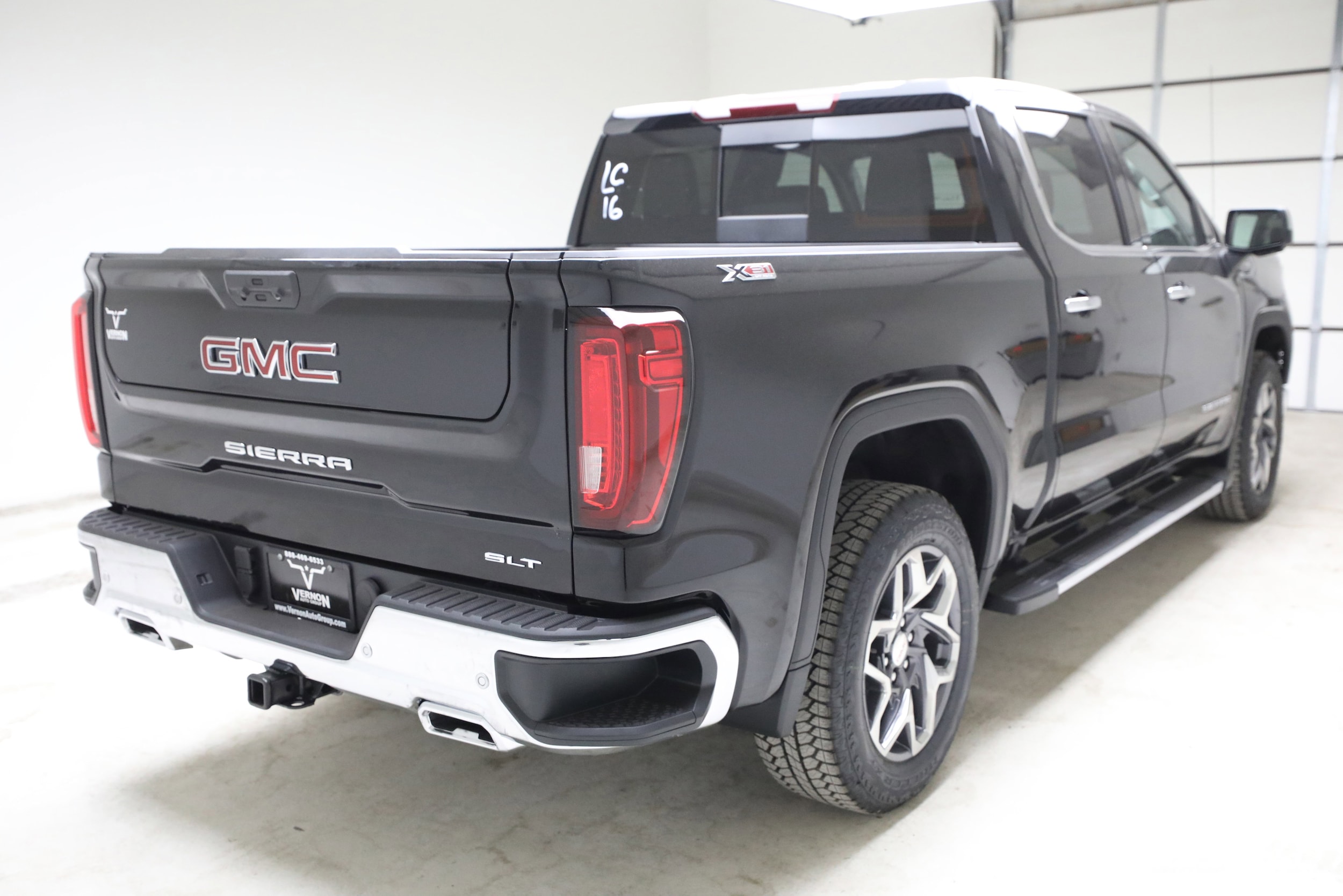 2026 GMC Sierra 1500 SLT - Photo 5