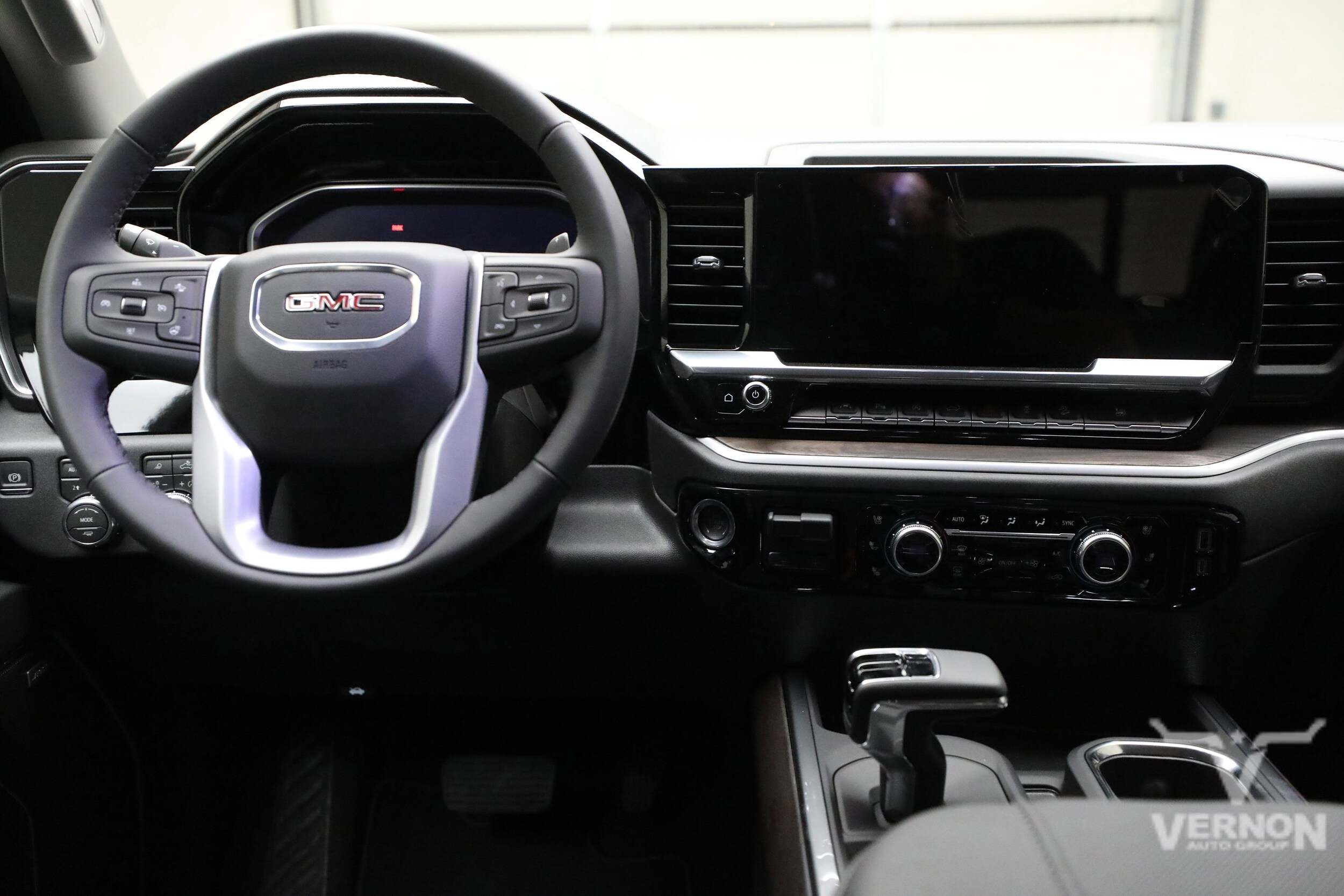 2026 GMC Sierra 1500 SLT - Photo 21