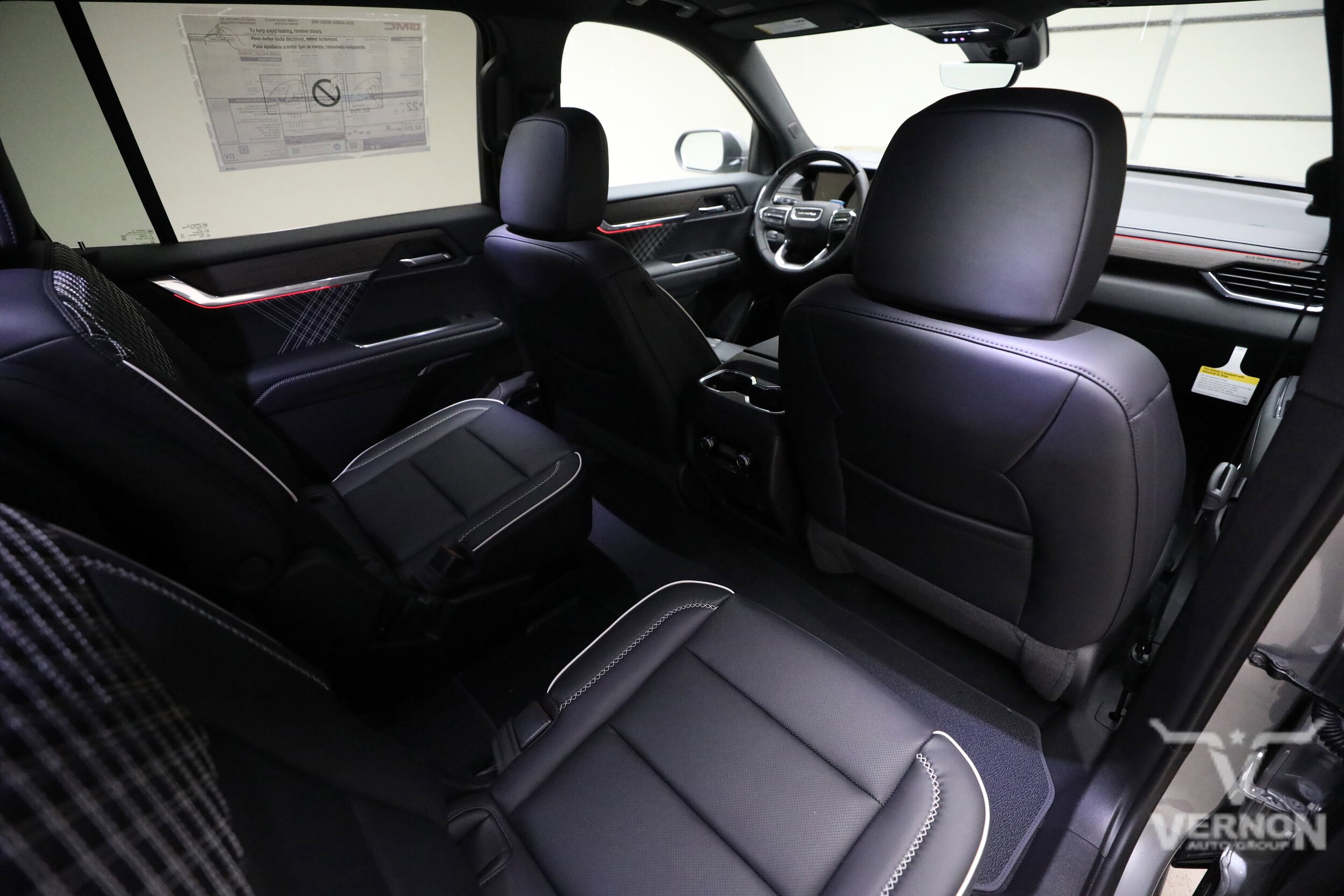 2026 GMC Acadia Denali - Photo 12