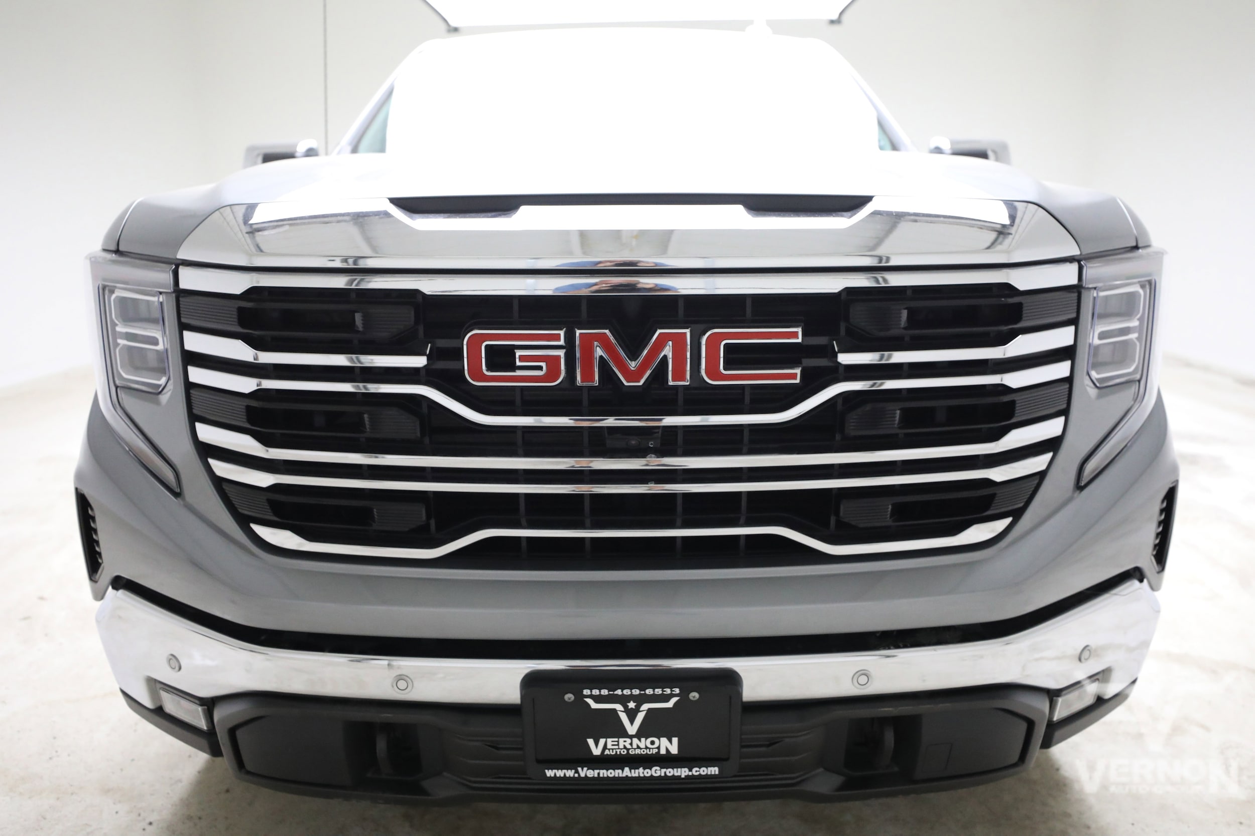2026 GMC Sierra 1500 SLT - Photo 8
