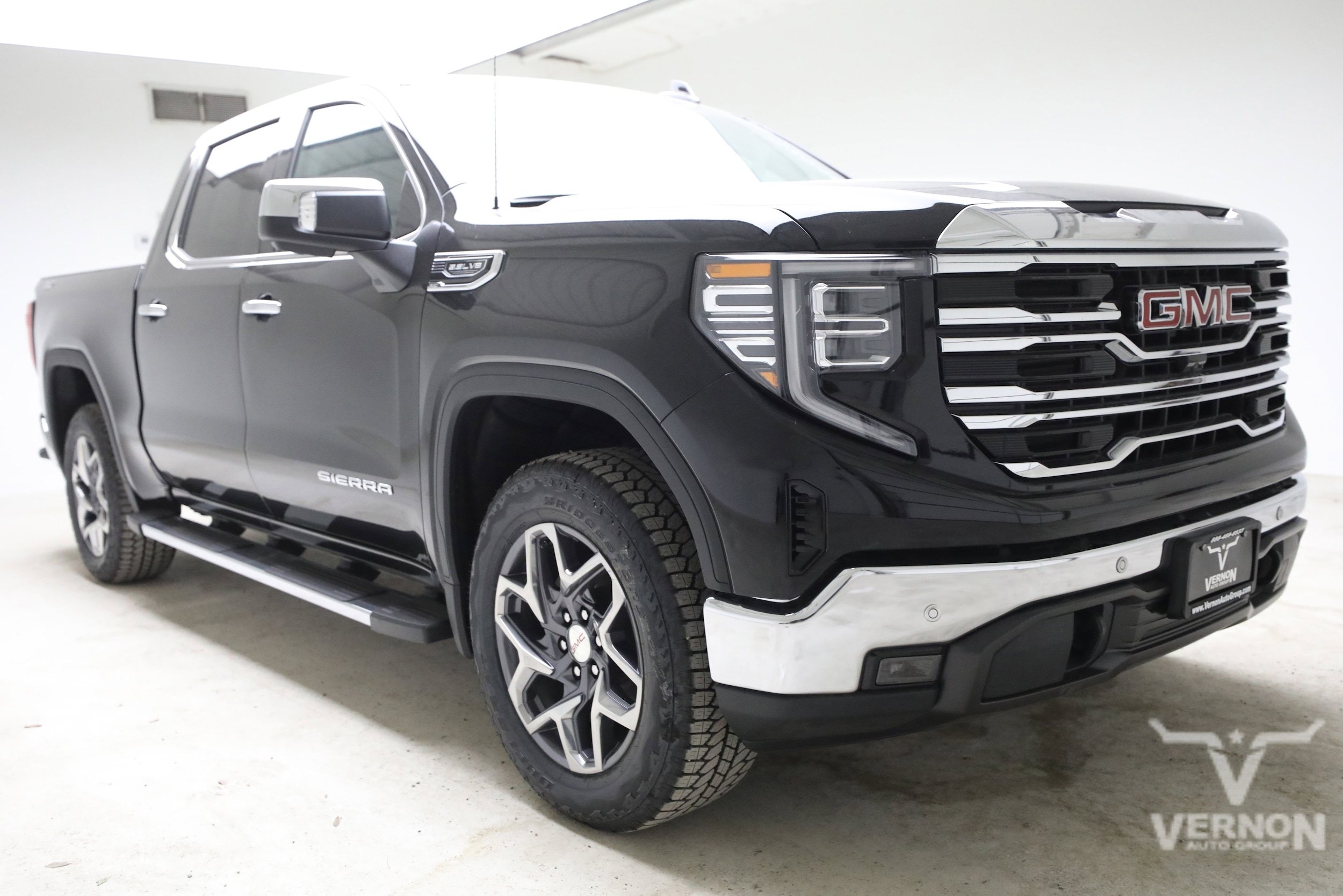 2026 GMC Sierra 1500 SLT - Photo 7