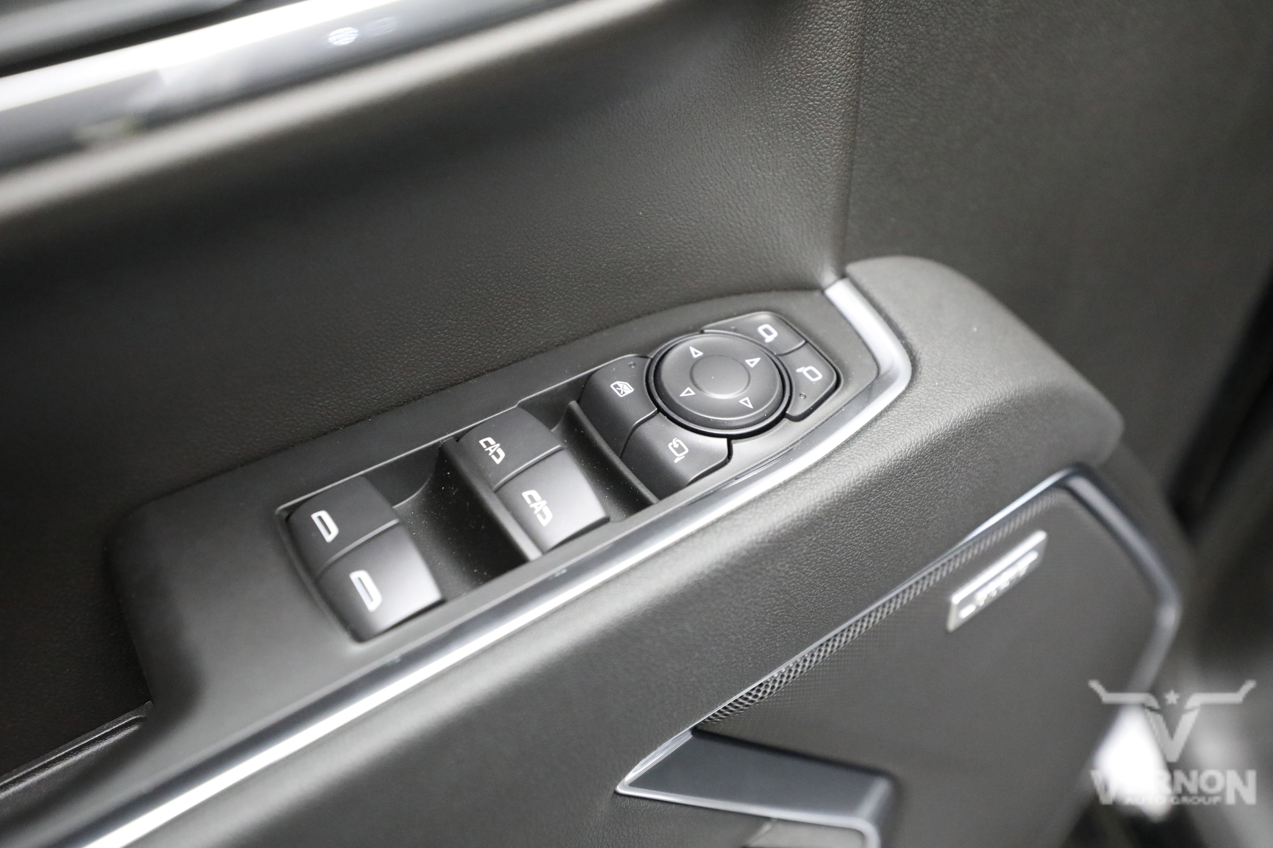 2026 GMC Sierra 1500 SLT - Photo 18