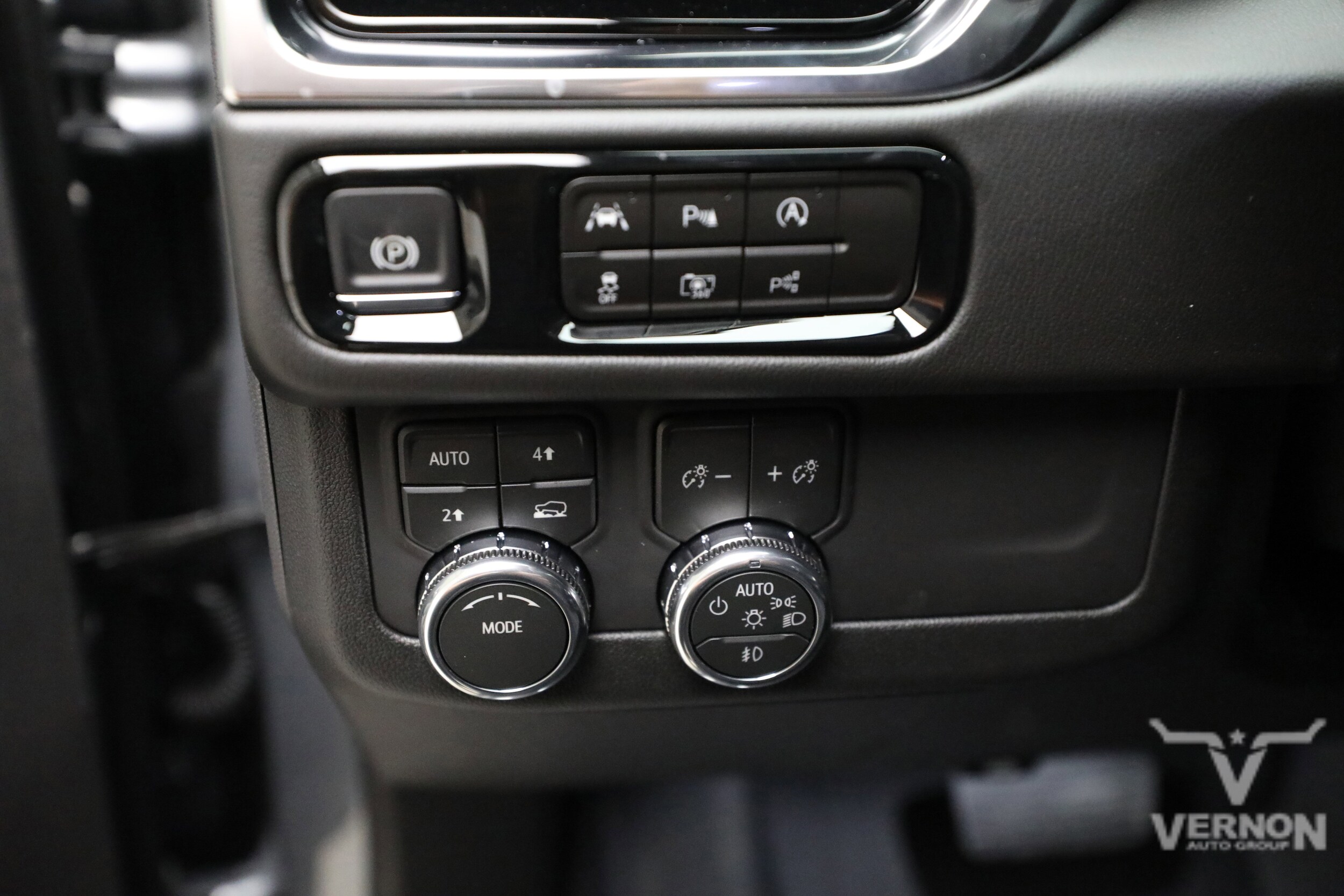 2026 GMC Yukon XL Denali - Photo 17