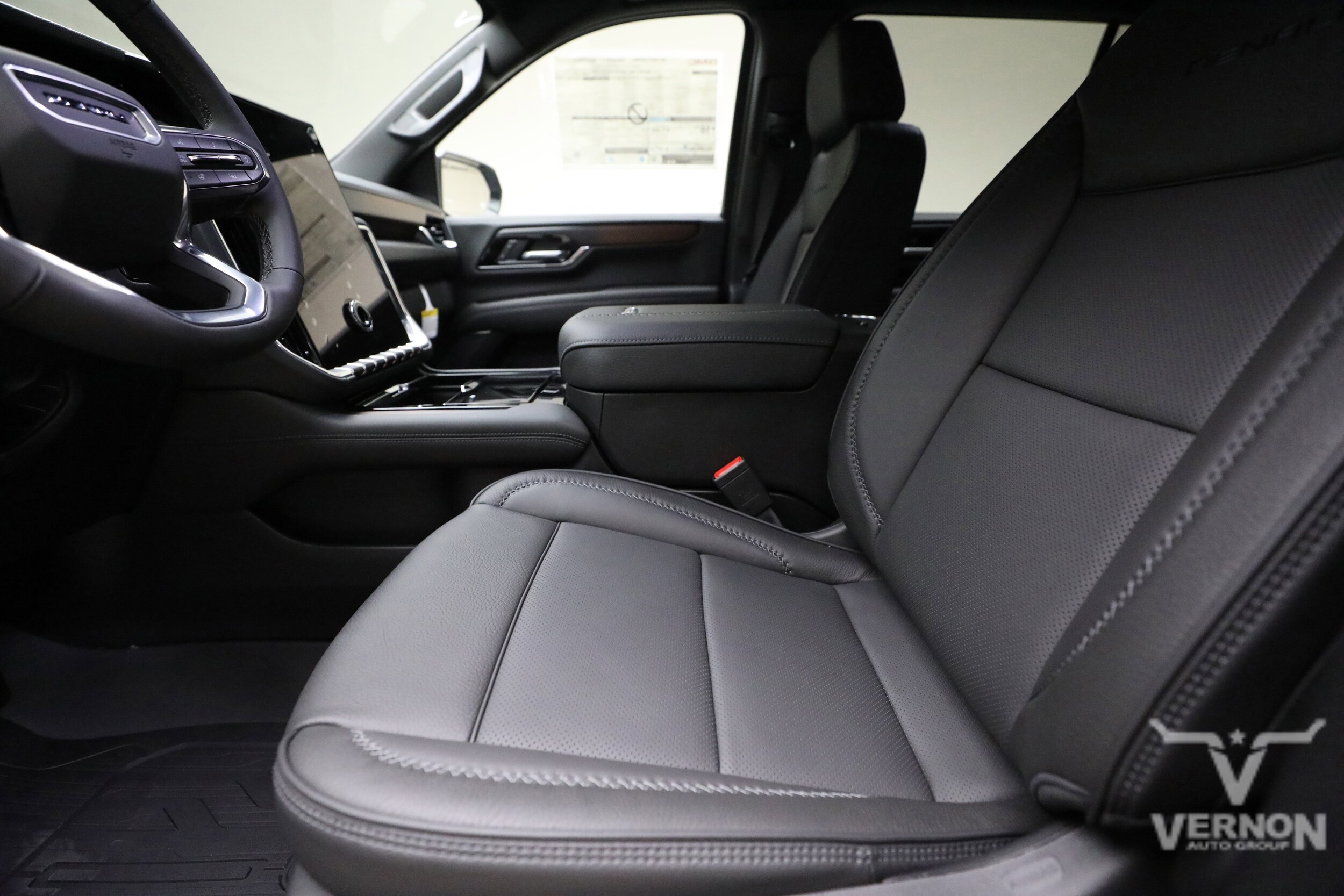 2026 GMC Yukon XL Denali - Photo 10