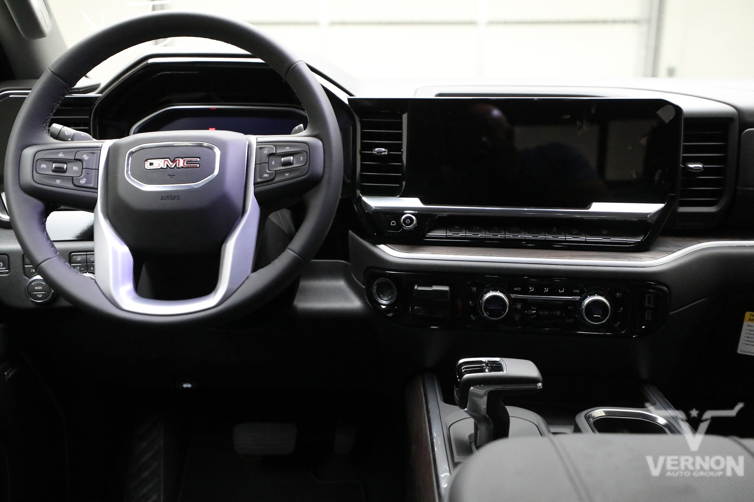 2026 GMC Sierra 1500 SLT - Photo 20