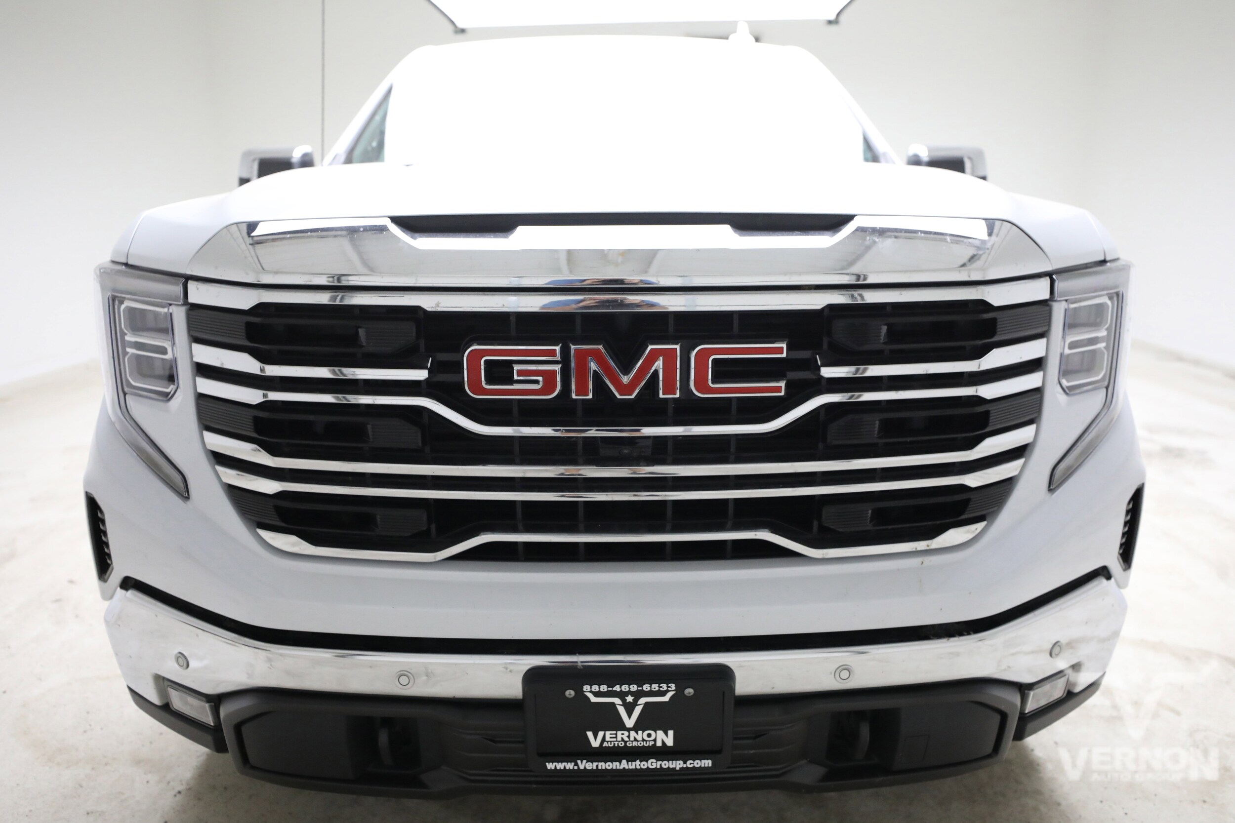 2026 GMC Sierra 1500 SLT - Photo 8