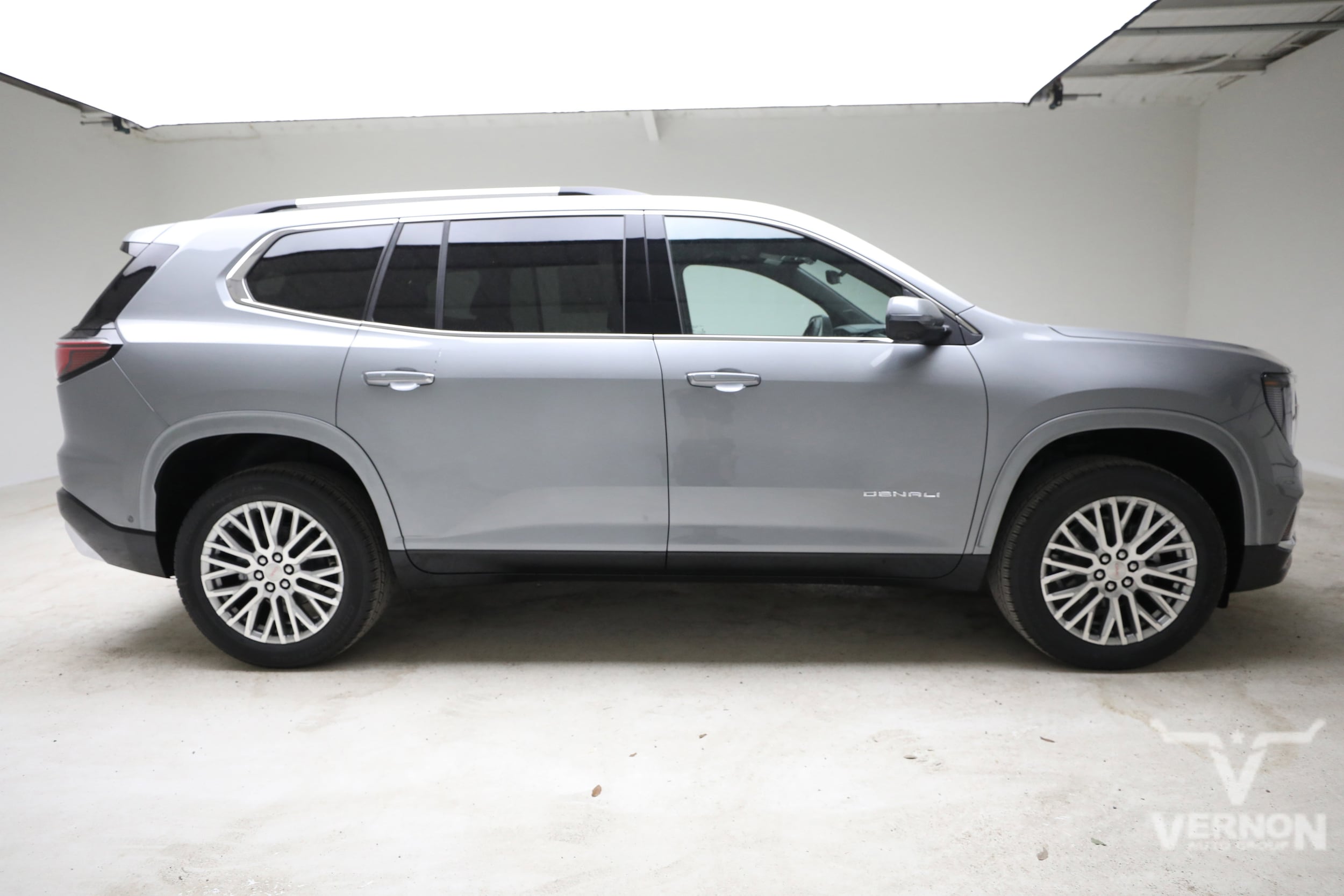 2026 GMC Acadia Denali - Photo 6