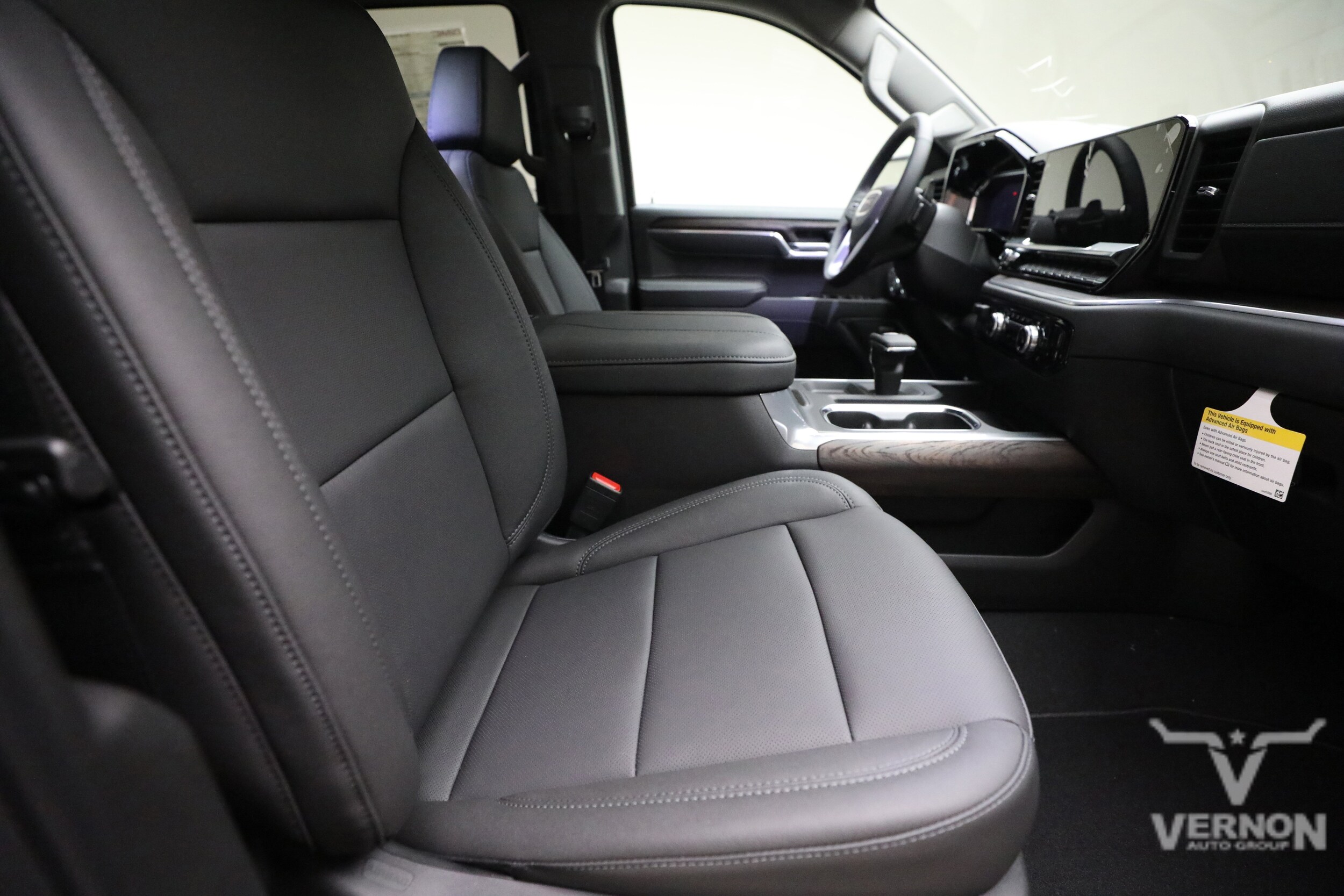 2026 GMC Sierra 1500 SLT - Photo 11