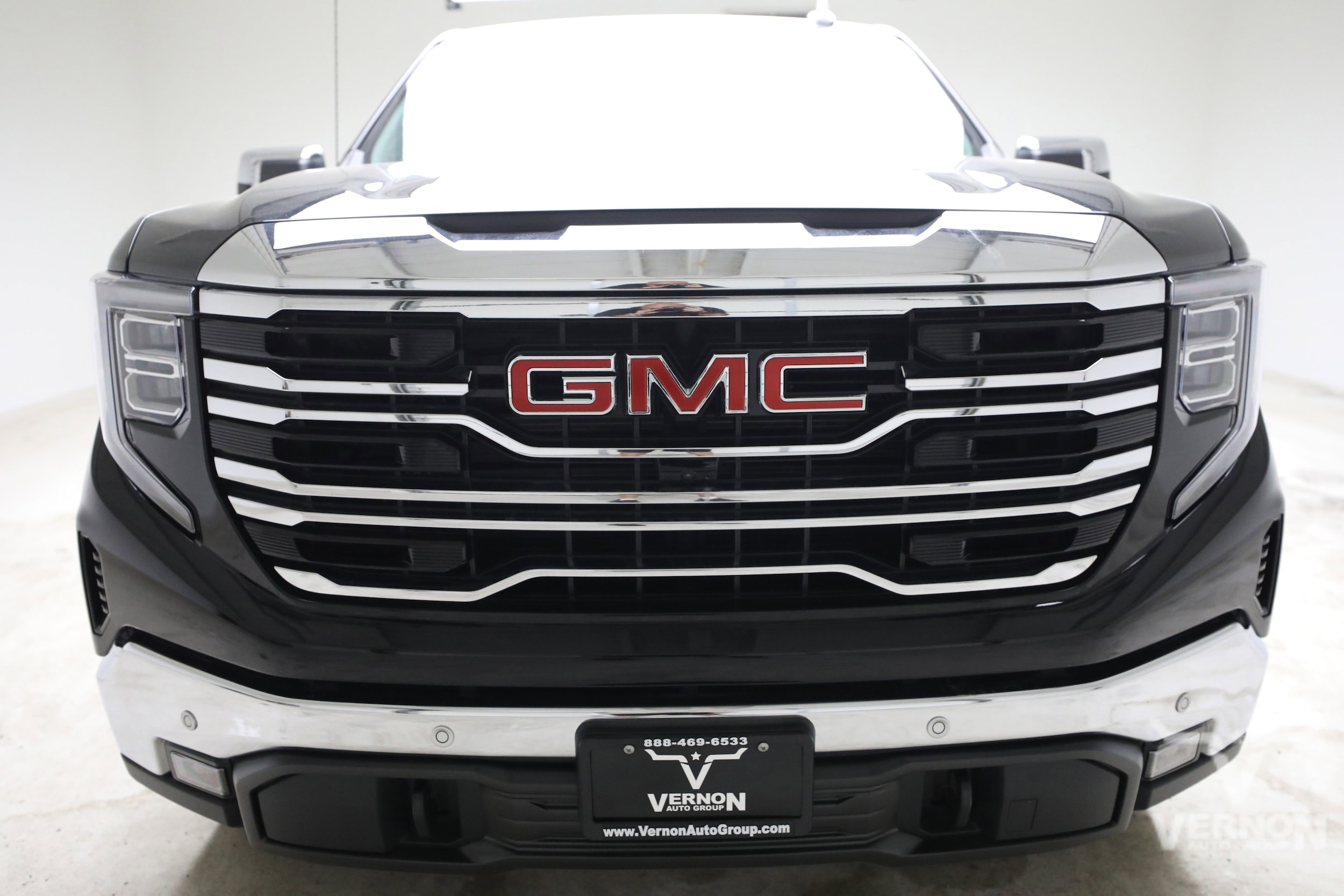 2026 GMC Sierra 1500 SLT - Photo 8