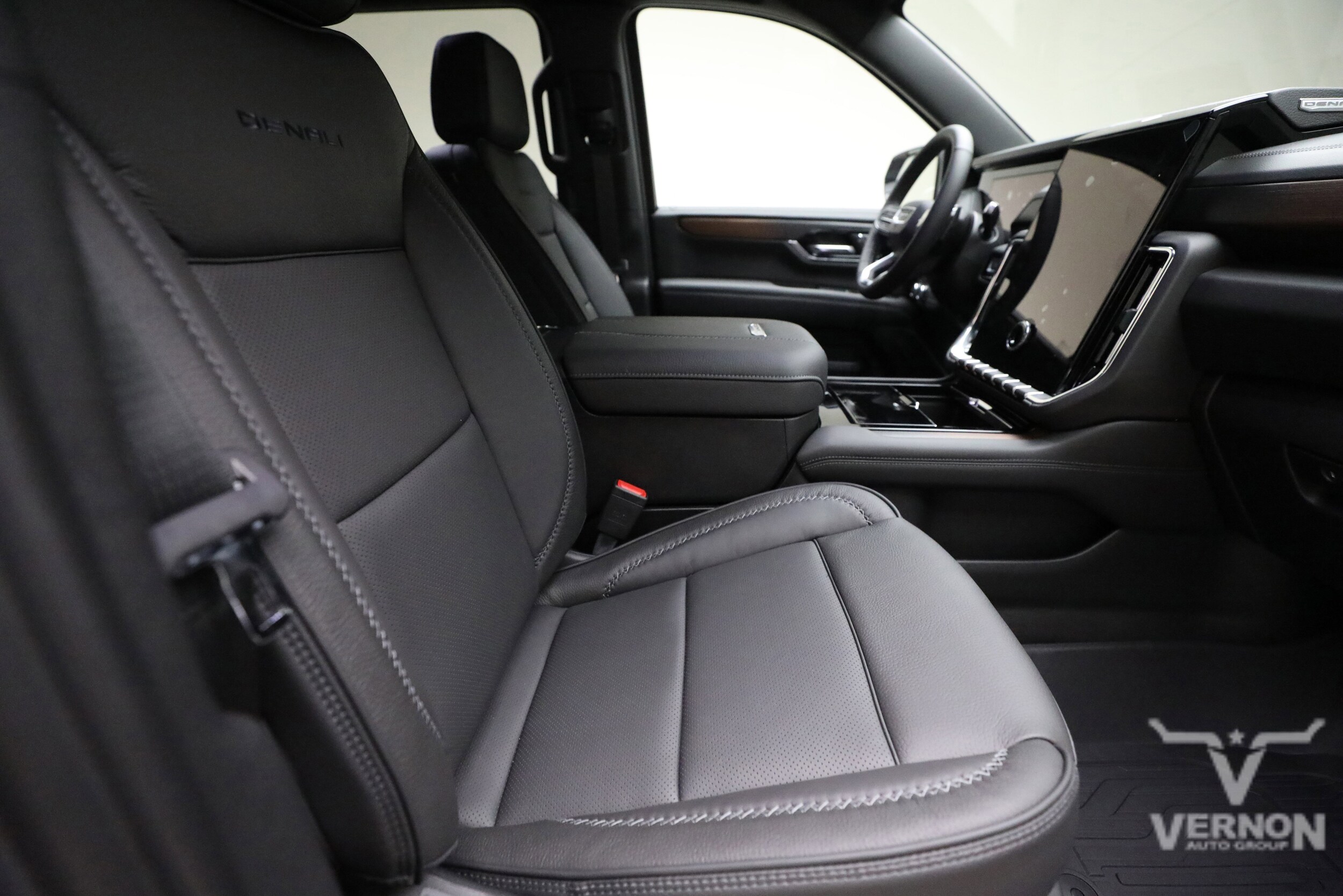 2026 GMC Yukon XL Denali - Photo 11