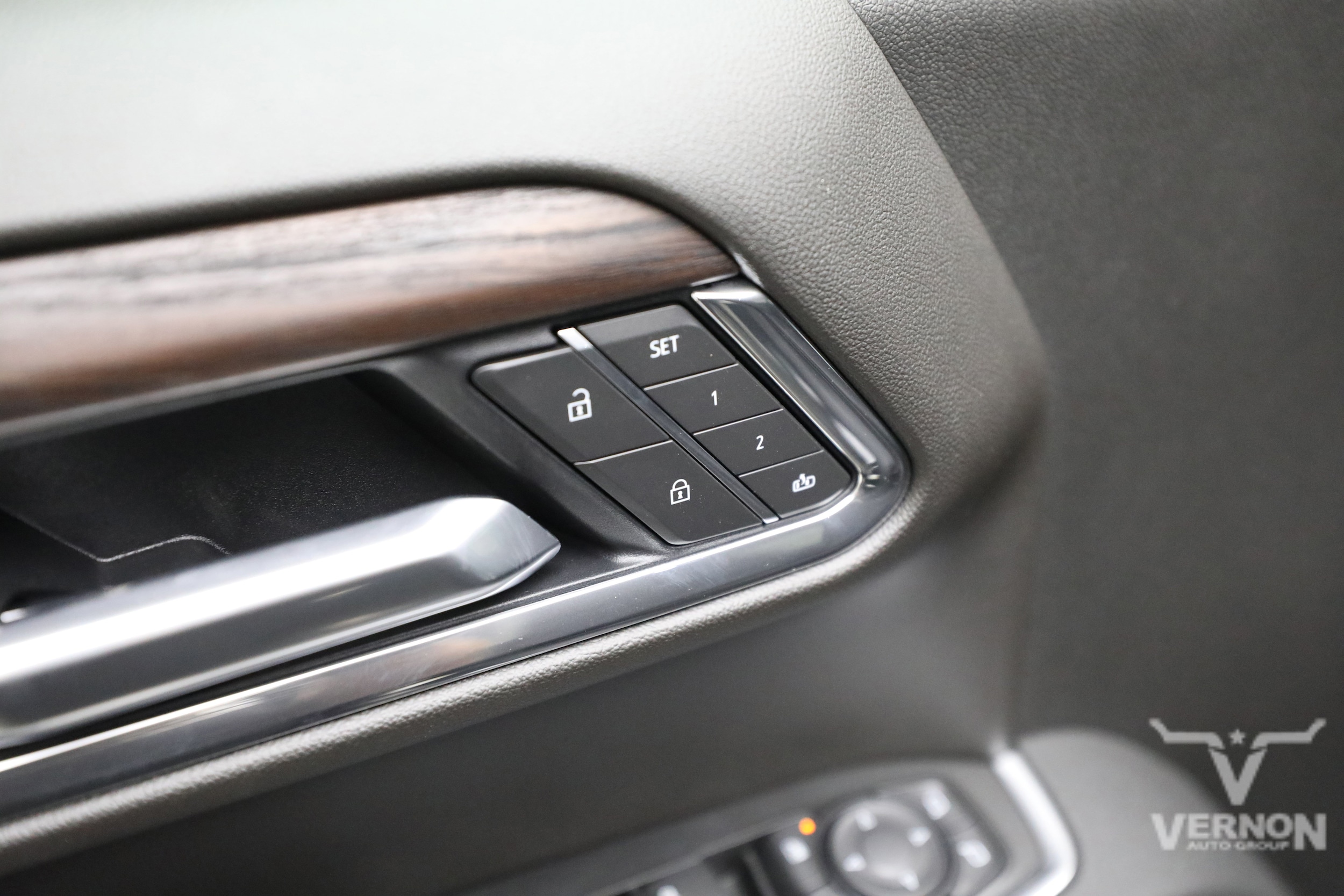 2026 GMC Sierra 1500 SLT - Photo 18