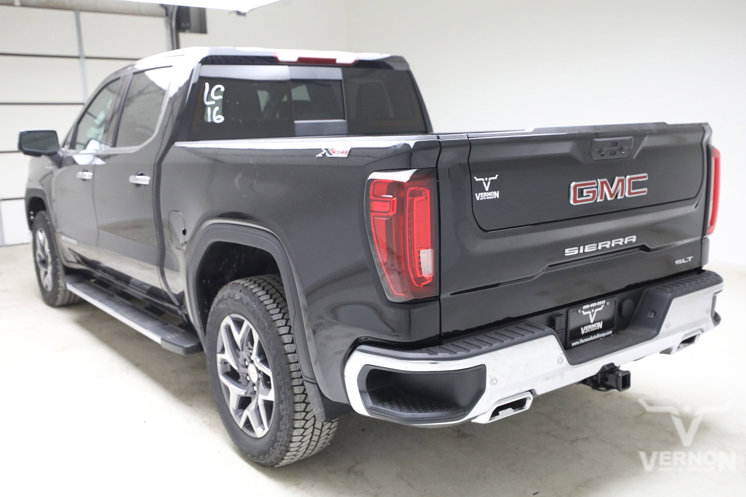 2026 GMC Sierra 1500 SLT - Photo 3