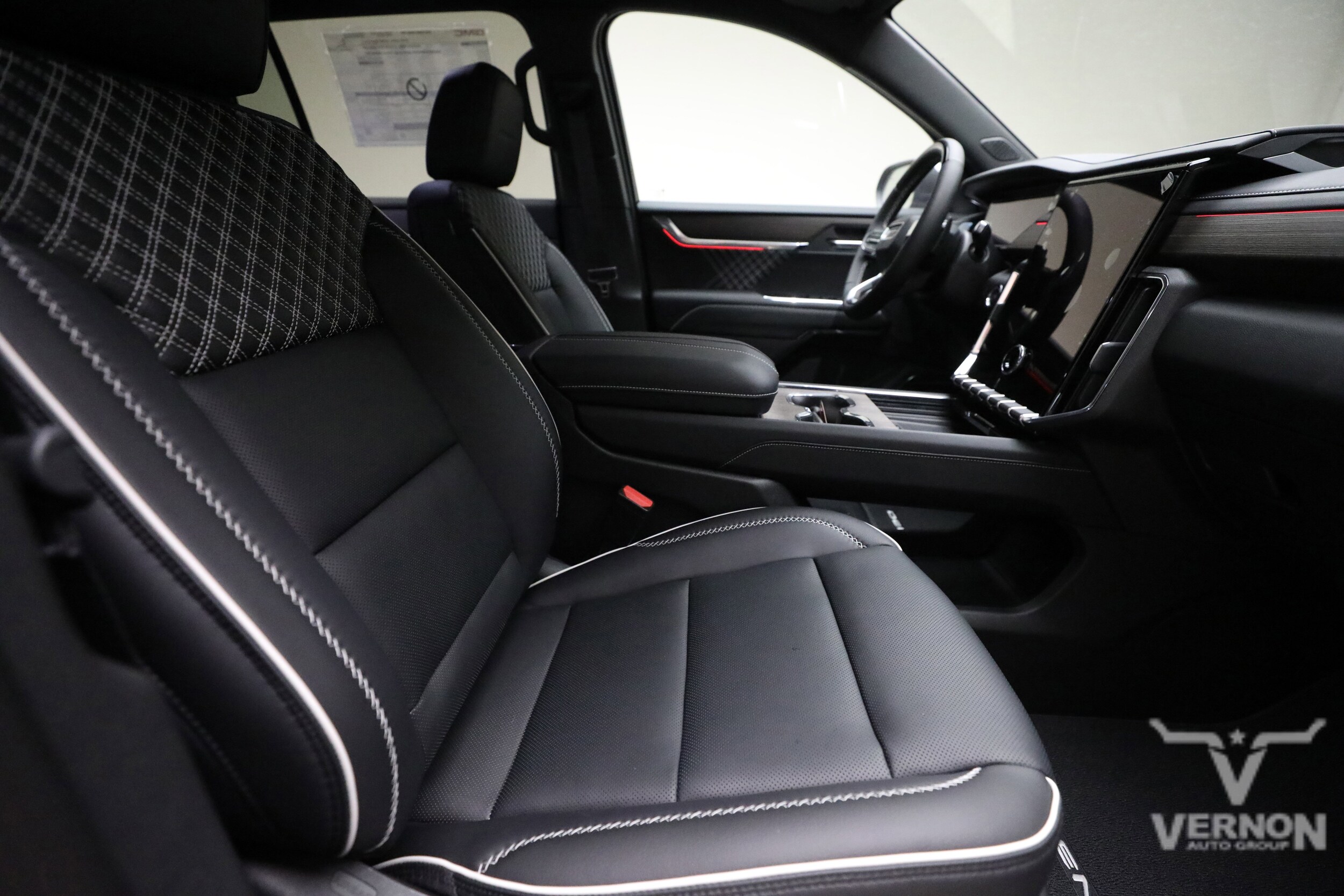 2026 GMC Acadia Denali - Photo 11